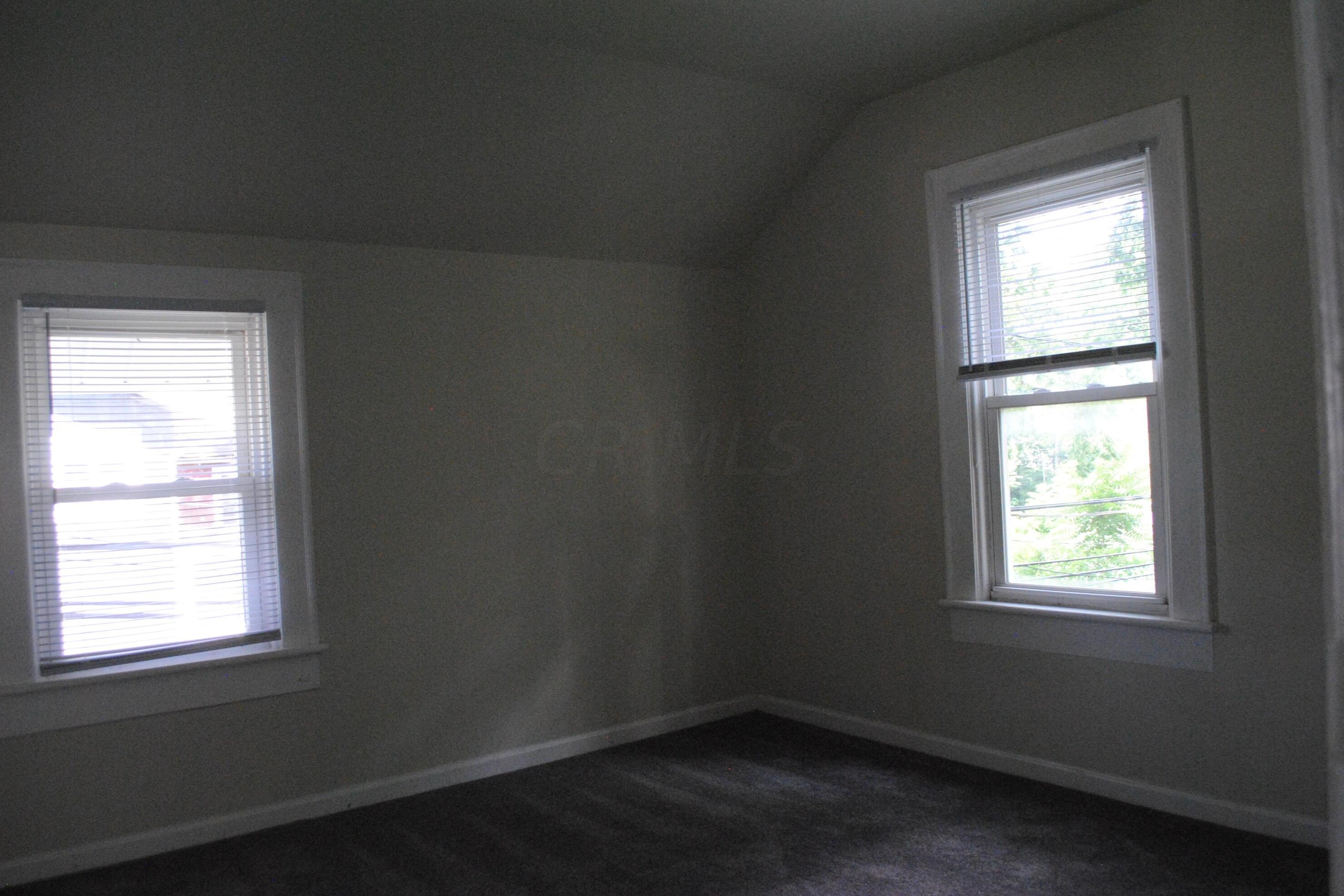 1579 Kent St, Columbus OH  43205-2941 exterior