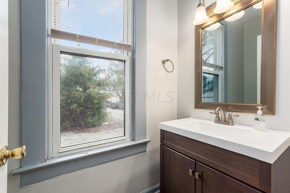 128 Duncan St, Columbus OH 43202-2632 exterior