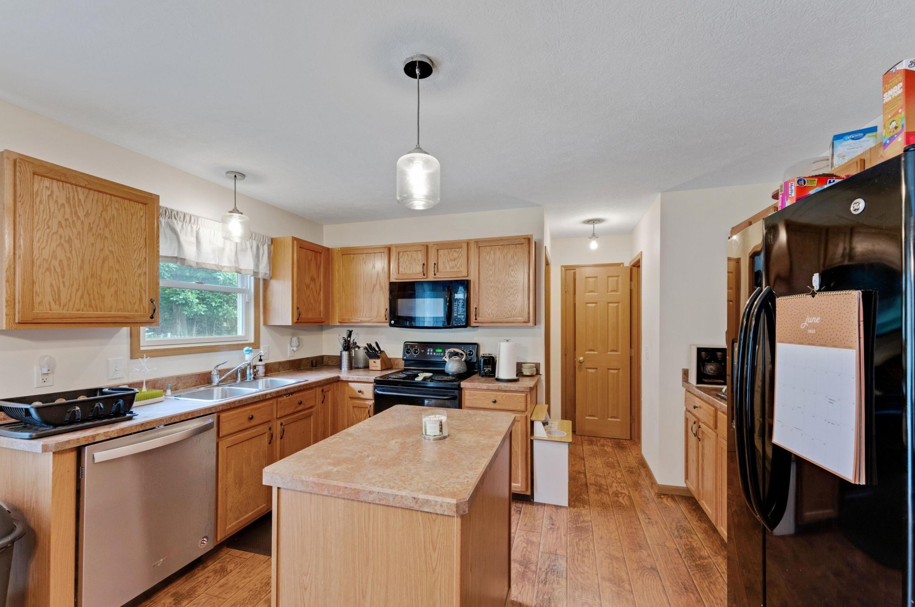 7832 Ashstone Ct, Cnl Wnchstr OH  43110-8021 exterior