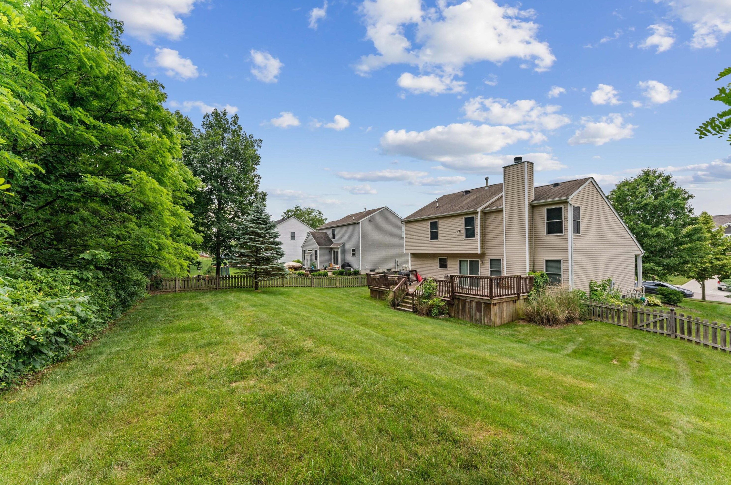 7832 Ashstone Ct, Cnl Wnchstr OH  43110-8021 exterior