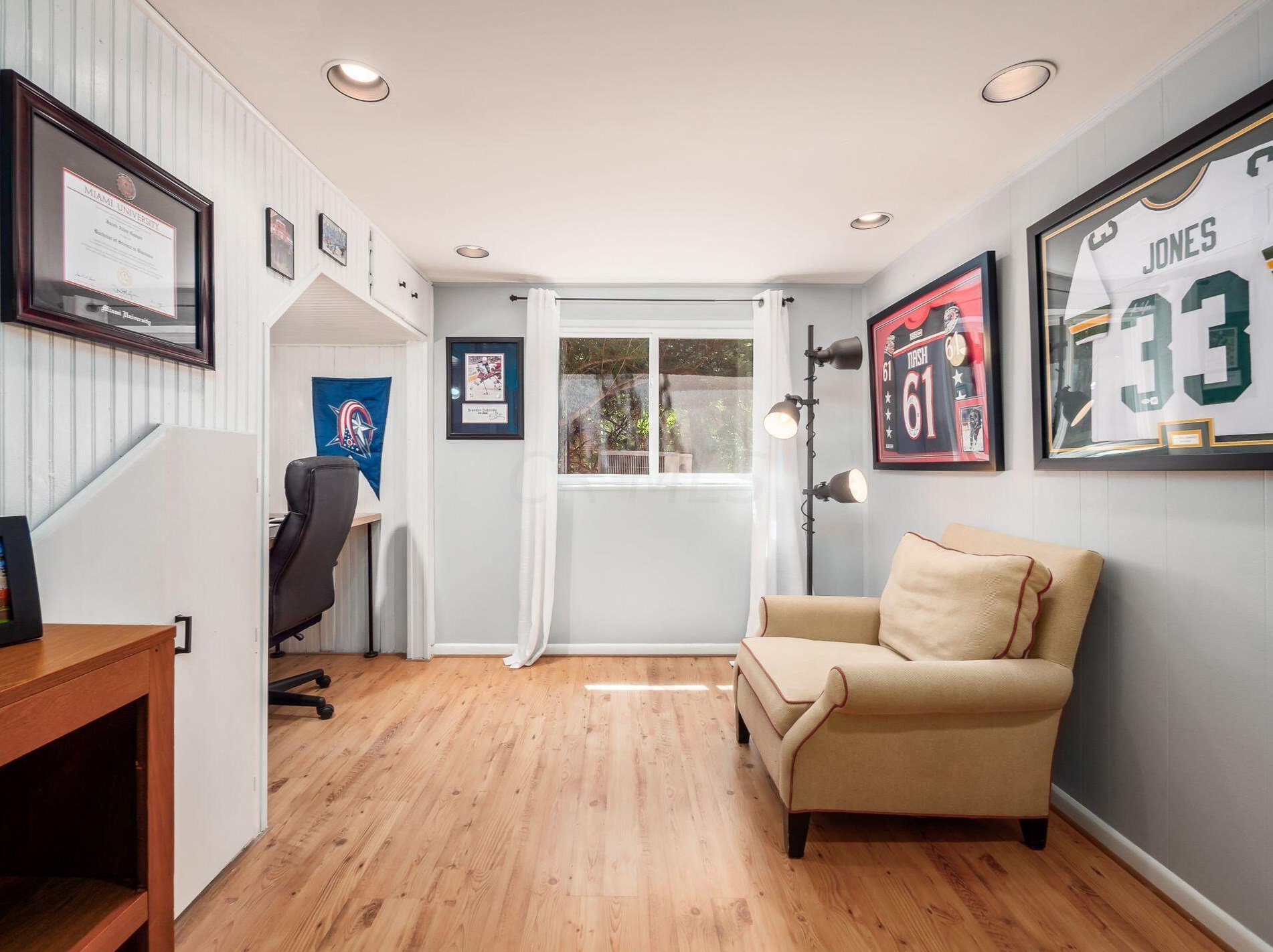 2623 Charing Rd, Columbus OH  43221-3627 exterior