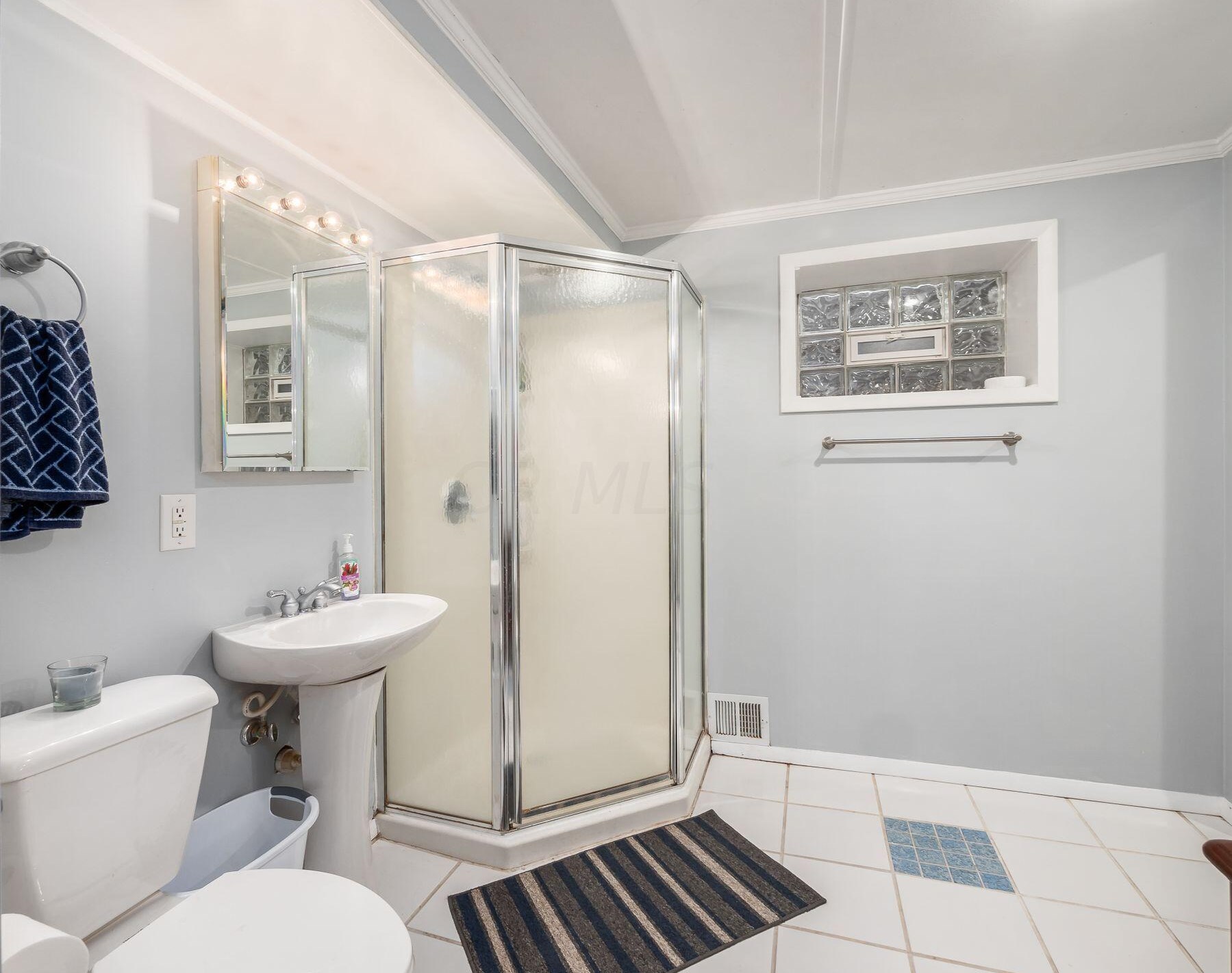 2623 Charing Rd, Columbus OH  43221-3627 exterior