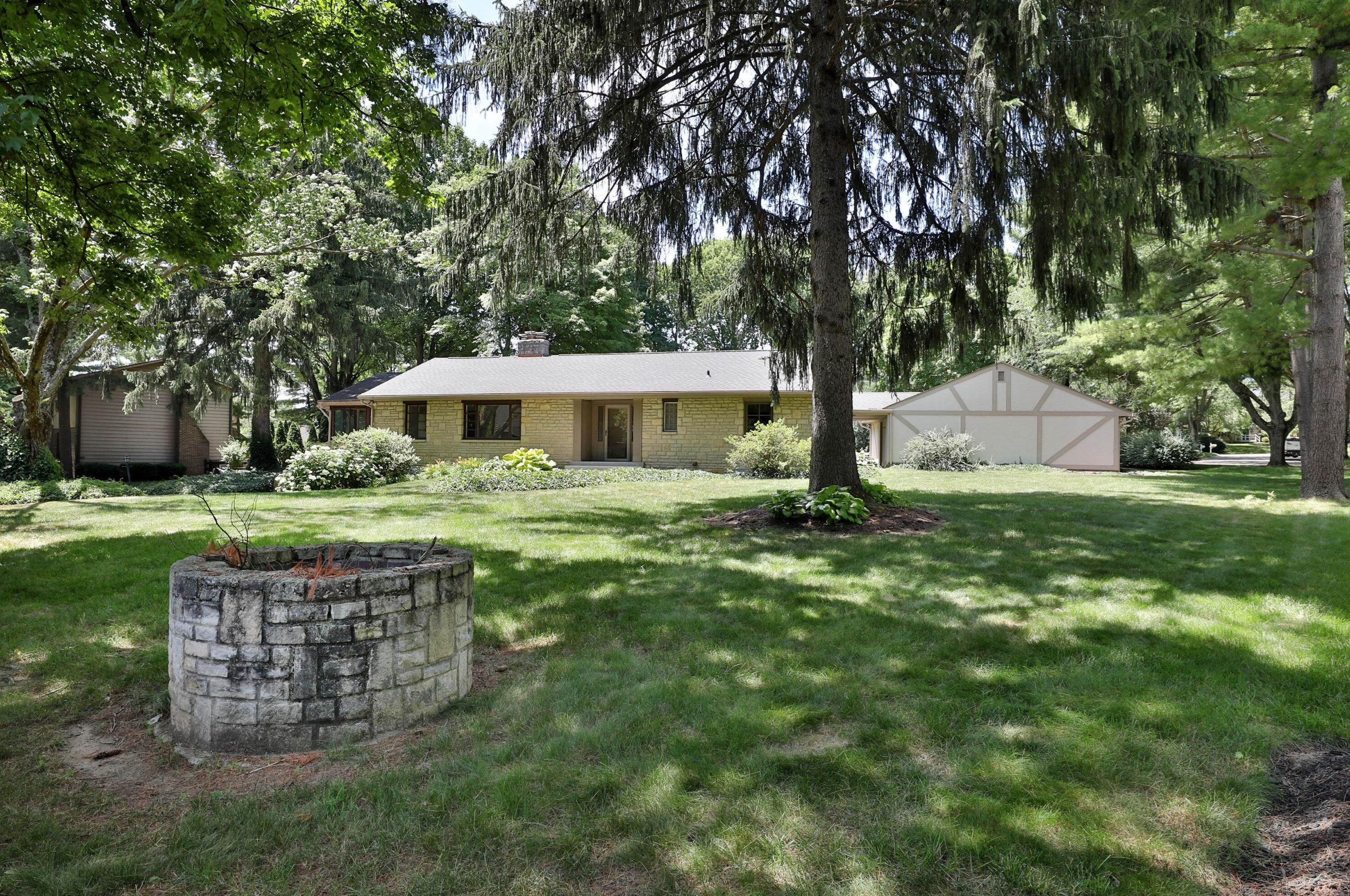 7125 Olentangy River Rd, Columbus OH 43235-3439 exterior