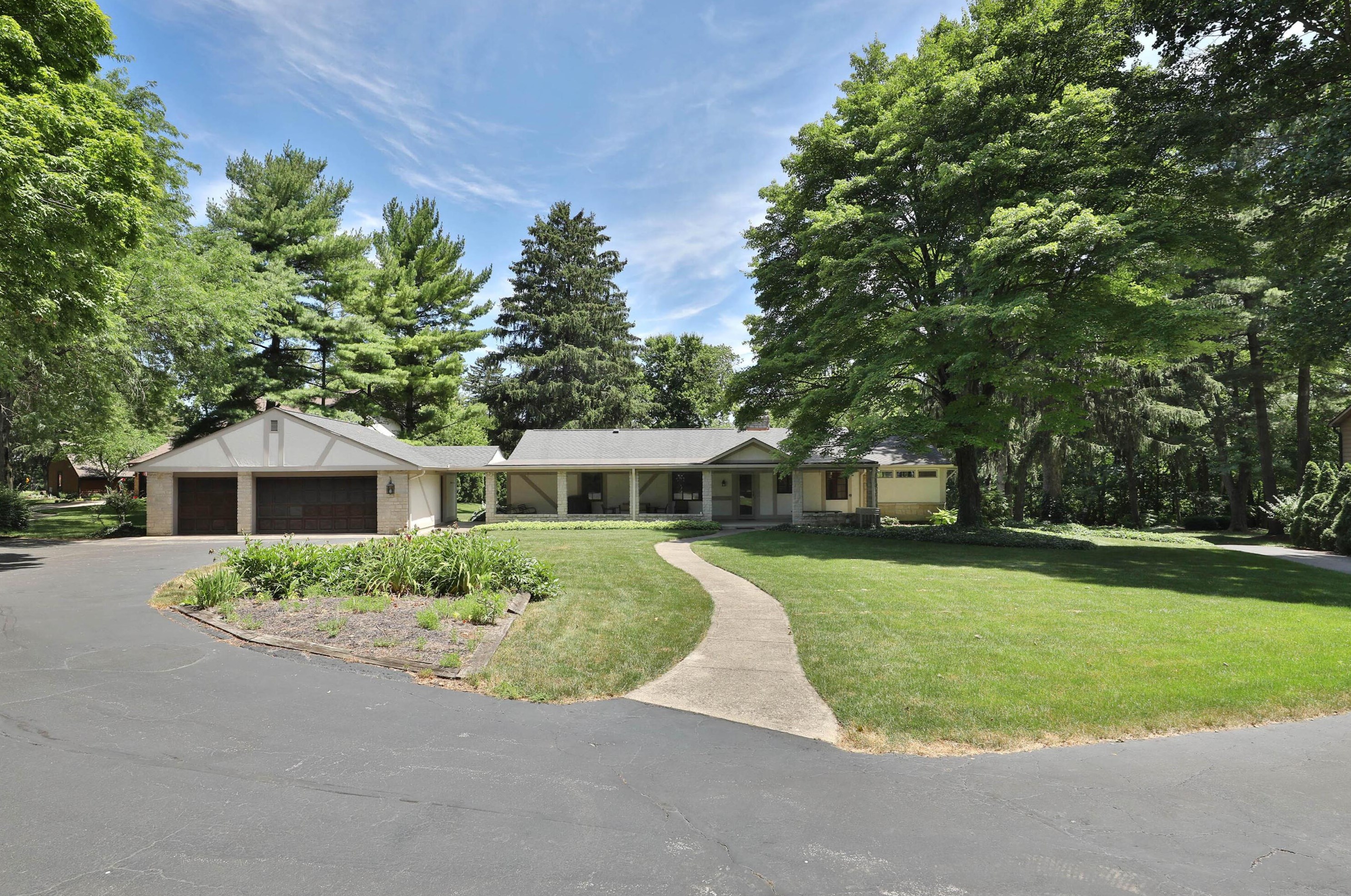 7125 Olentangy River Rd, Columbus OH 43235-3439 exterior