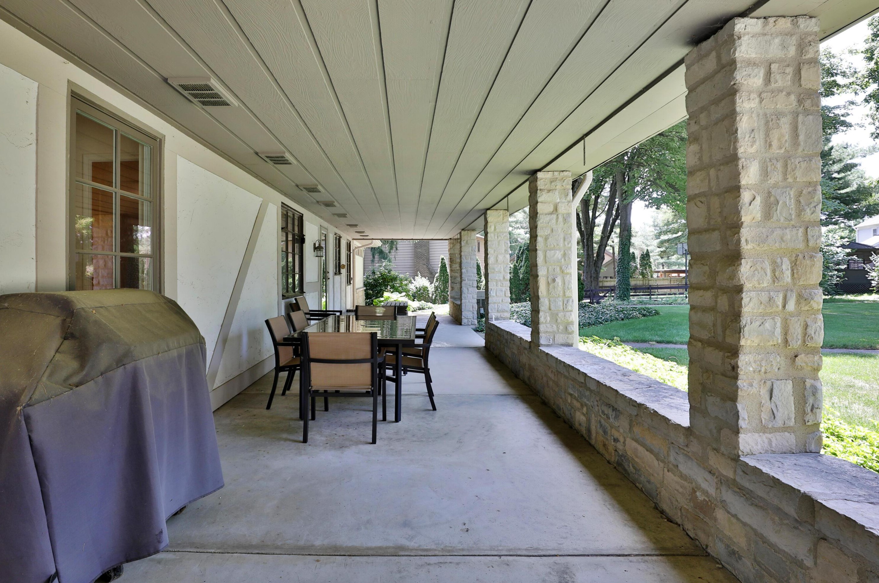 7125 Olentangy River Rd, Columbus OH 43235-3439 exterior