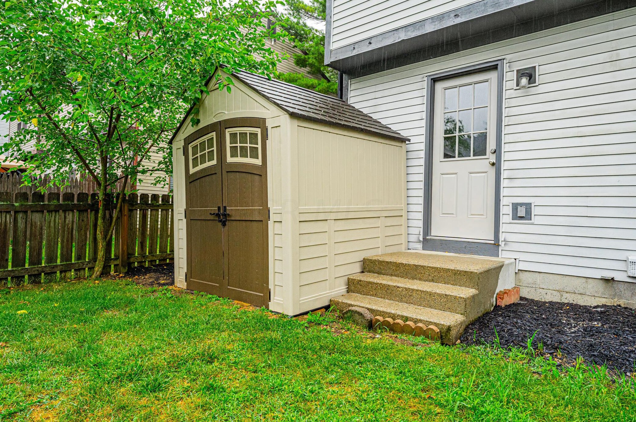 4874 Driffield Ct, Columbus OH 43221-5802 exterior