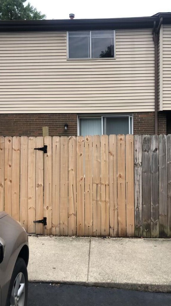 2223 Noe Bixby Rd, Columbus OH  43232-4158 exterior