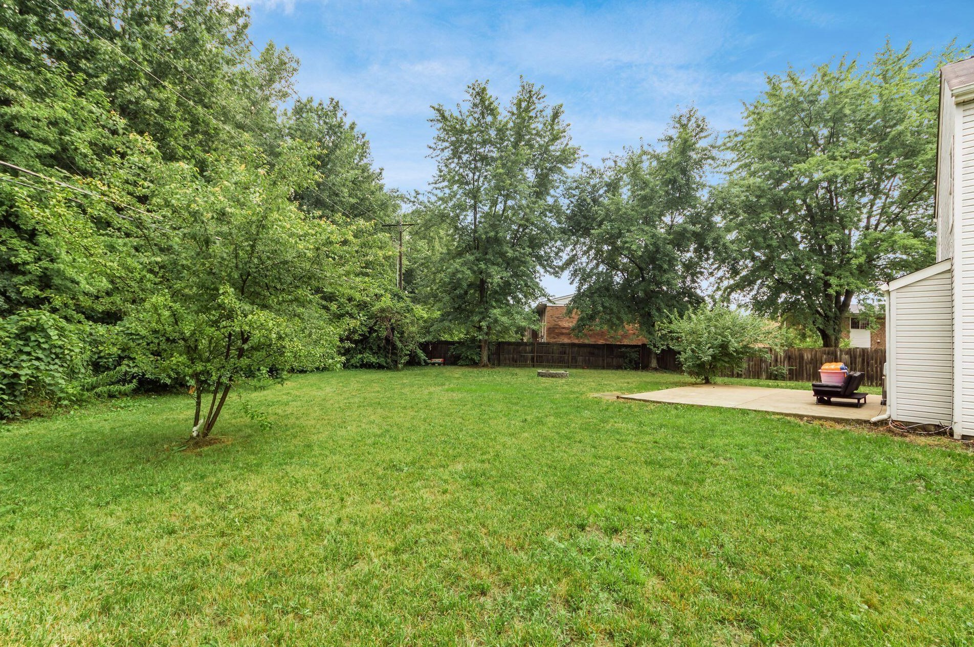 2303 Northtowne Pl, Columbus OH 43229-6690 exterior