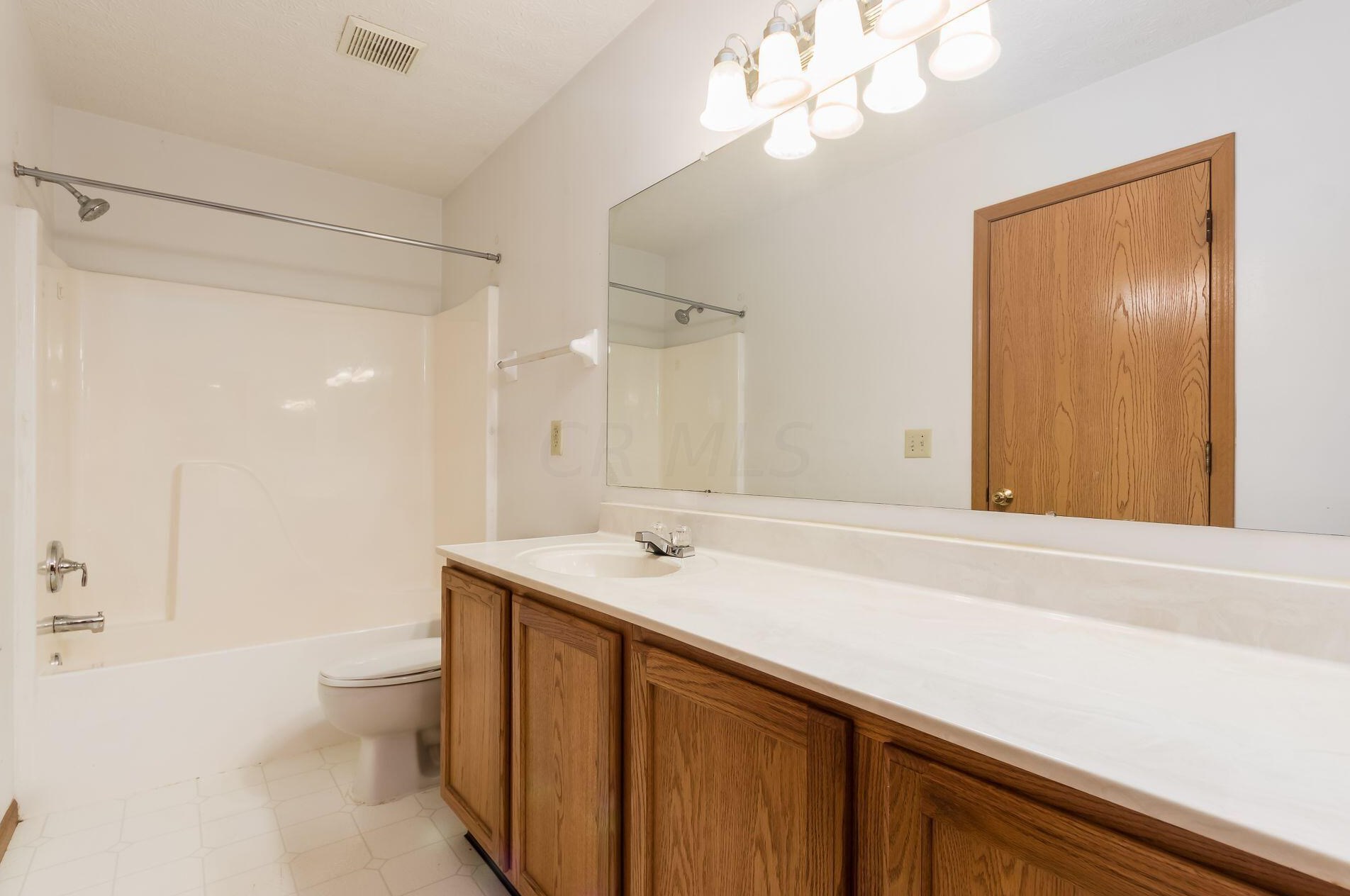 2303 Northtowne Pl, Columbus OH 43229-6690 exterior