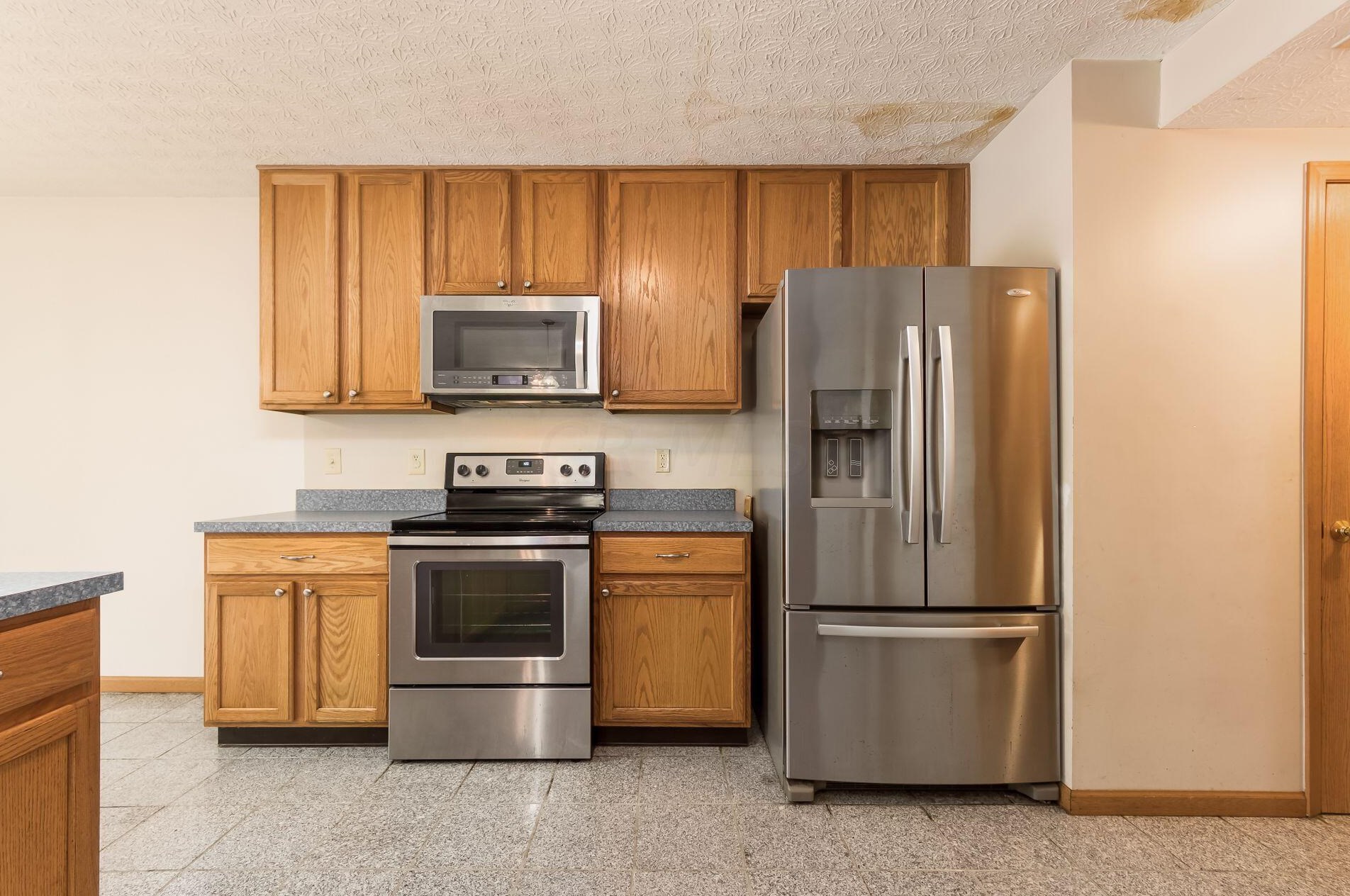 2303 Northtowne Pl, Columbus OH 43229-6690 exterior