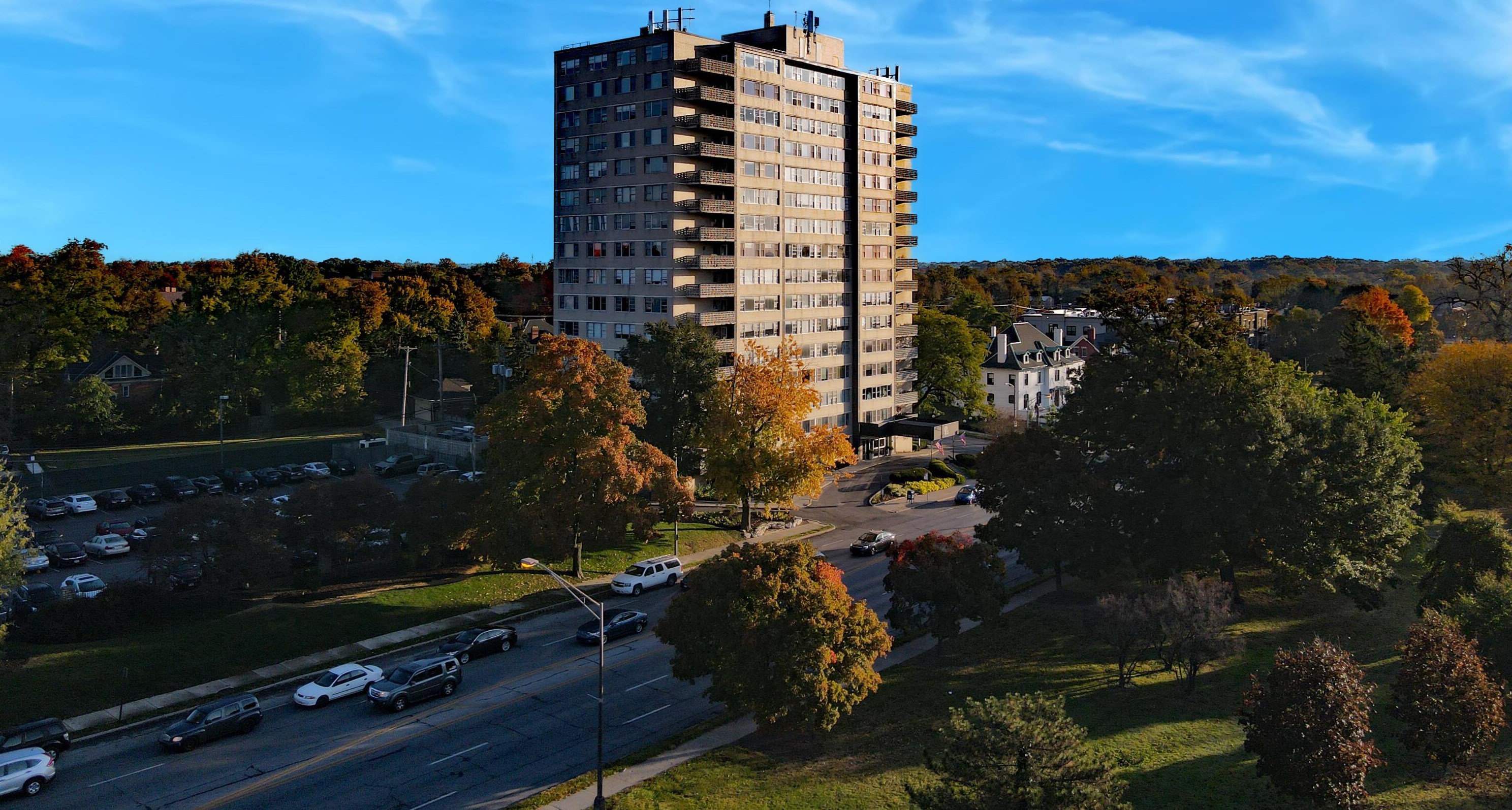 1620 Broad St, Columbus OH  43203-2072 exterior