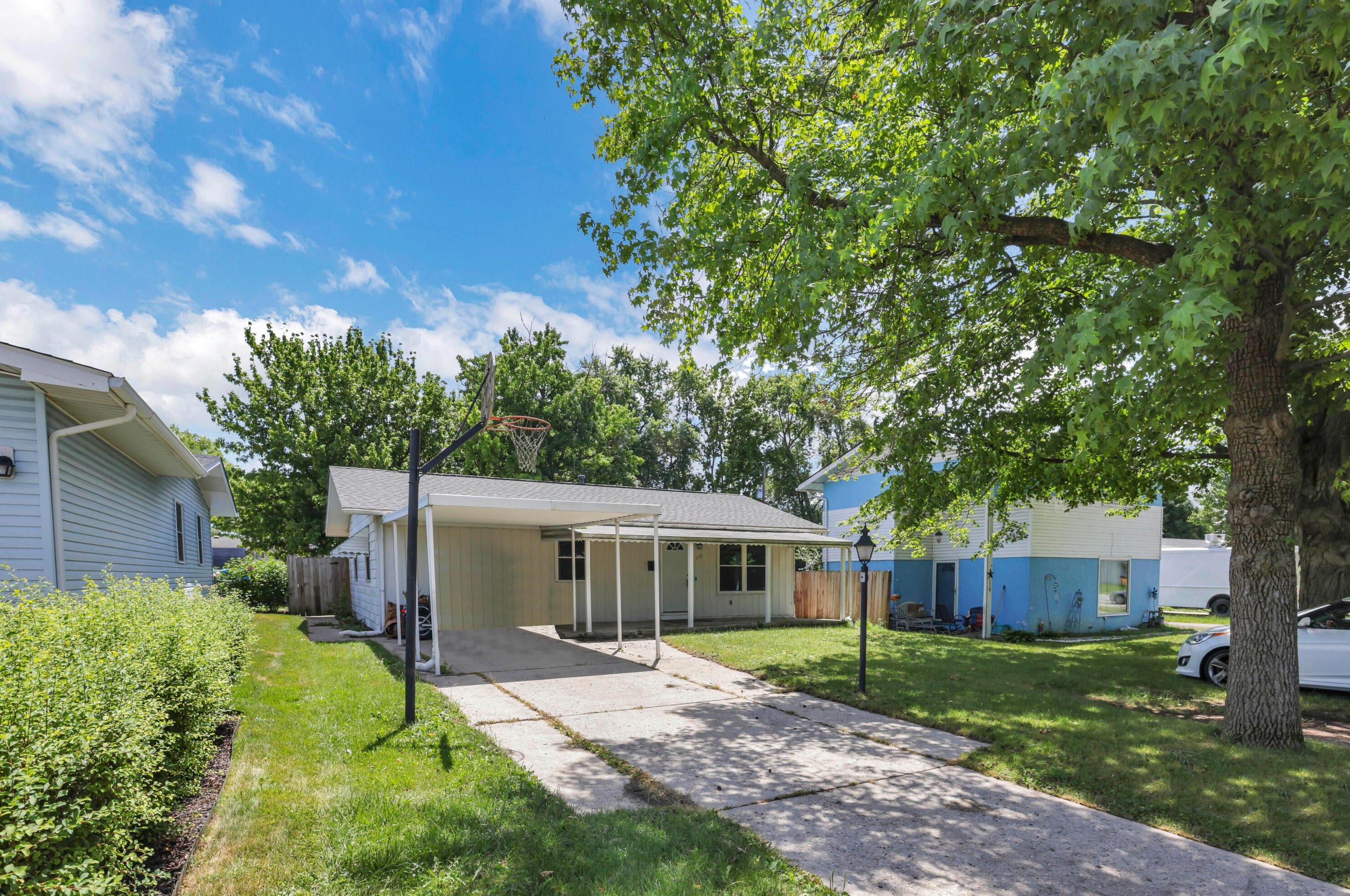 112 Fernhill Ave, Columbus OH 43228-1726 exterior