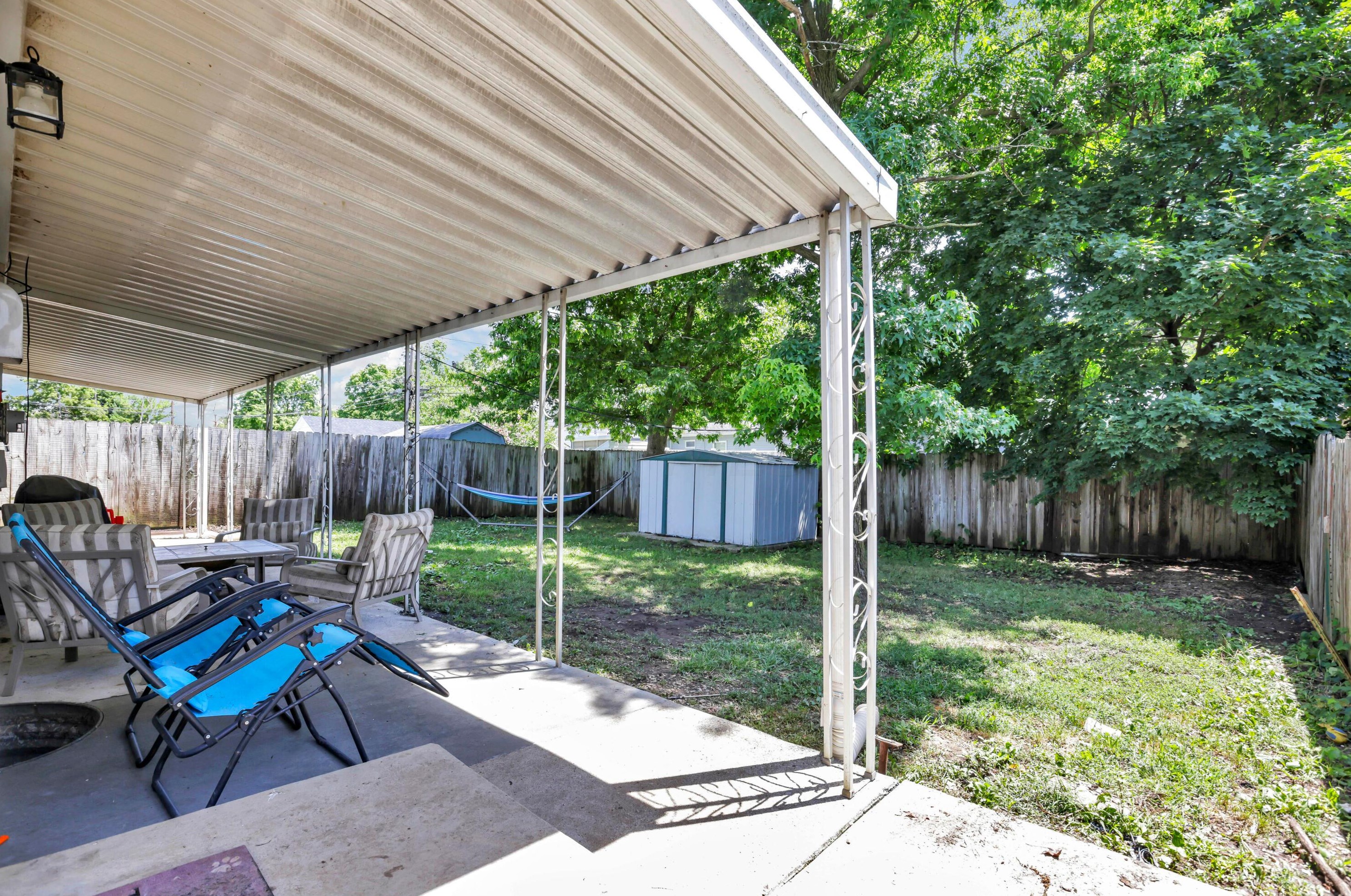 112 Fernhill Ave, Columbus OH 43228-1726 exterior