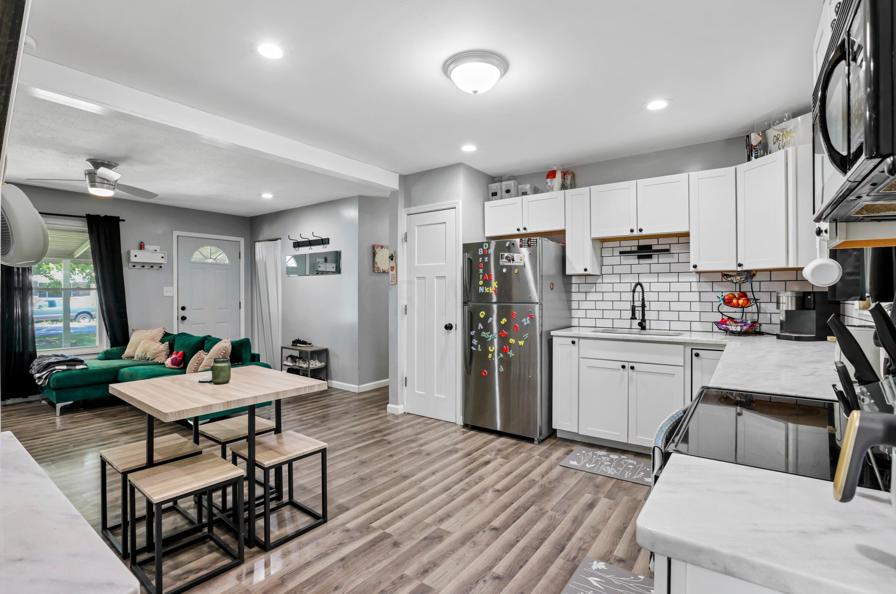 112 Fernhill Ave, Columbus OH 43228-1726 exterior