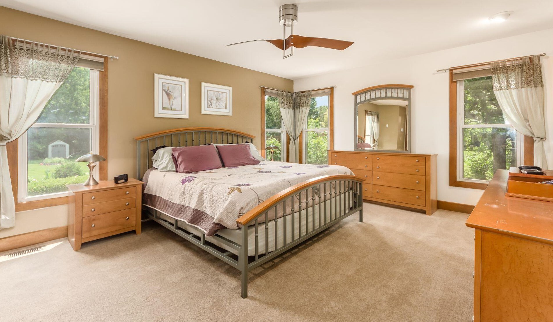 872 Pipestone Dr, Columbus OH 43235-1752 exterior