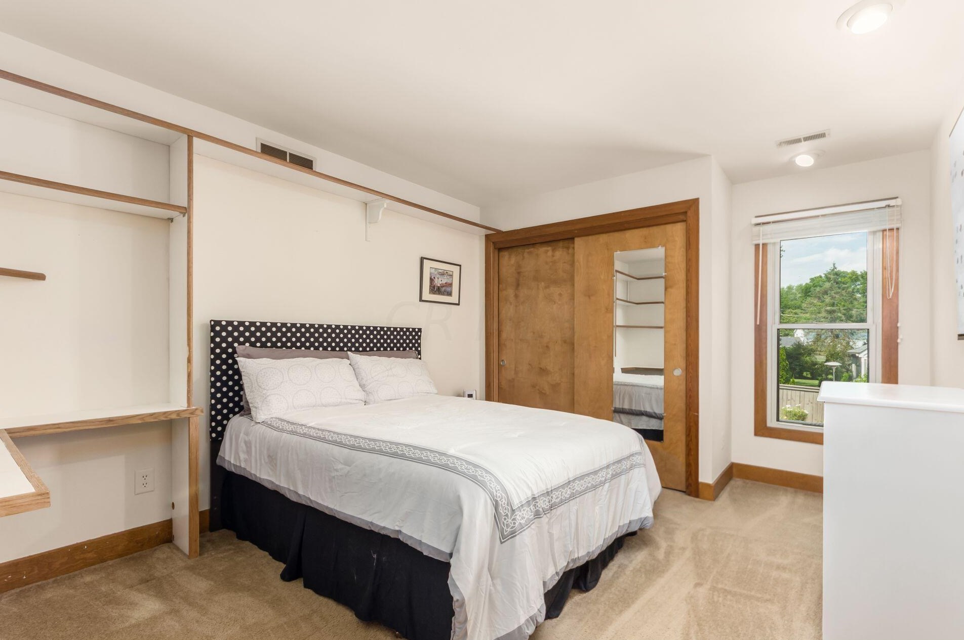 872 Pipestone Dr, Columbus OH 43235-1752 exterior