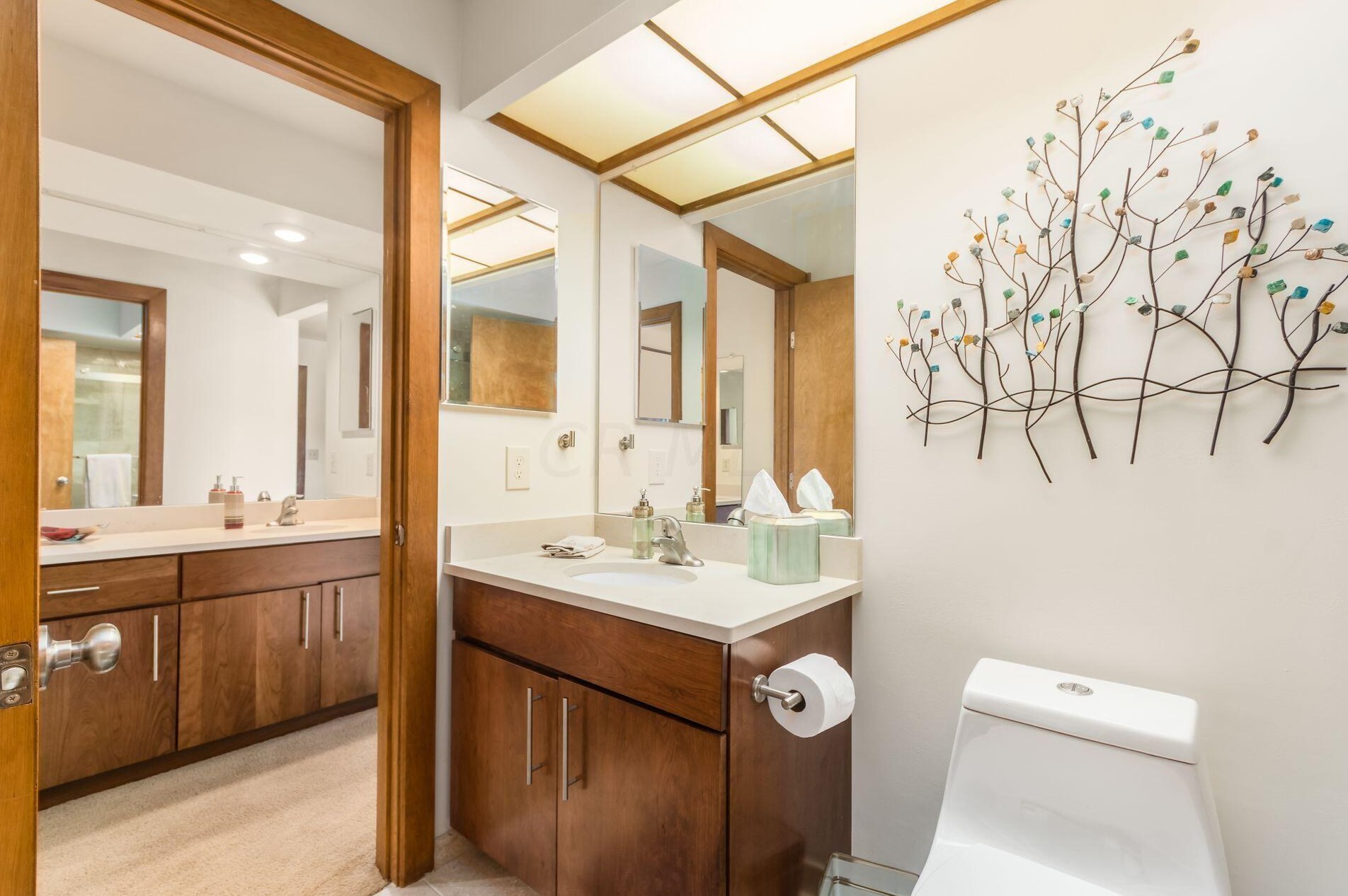 872 Pipestone Dr, Columbus OH 43235-1752 exterior