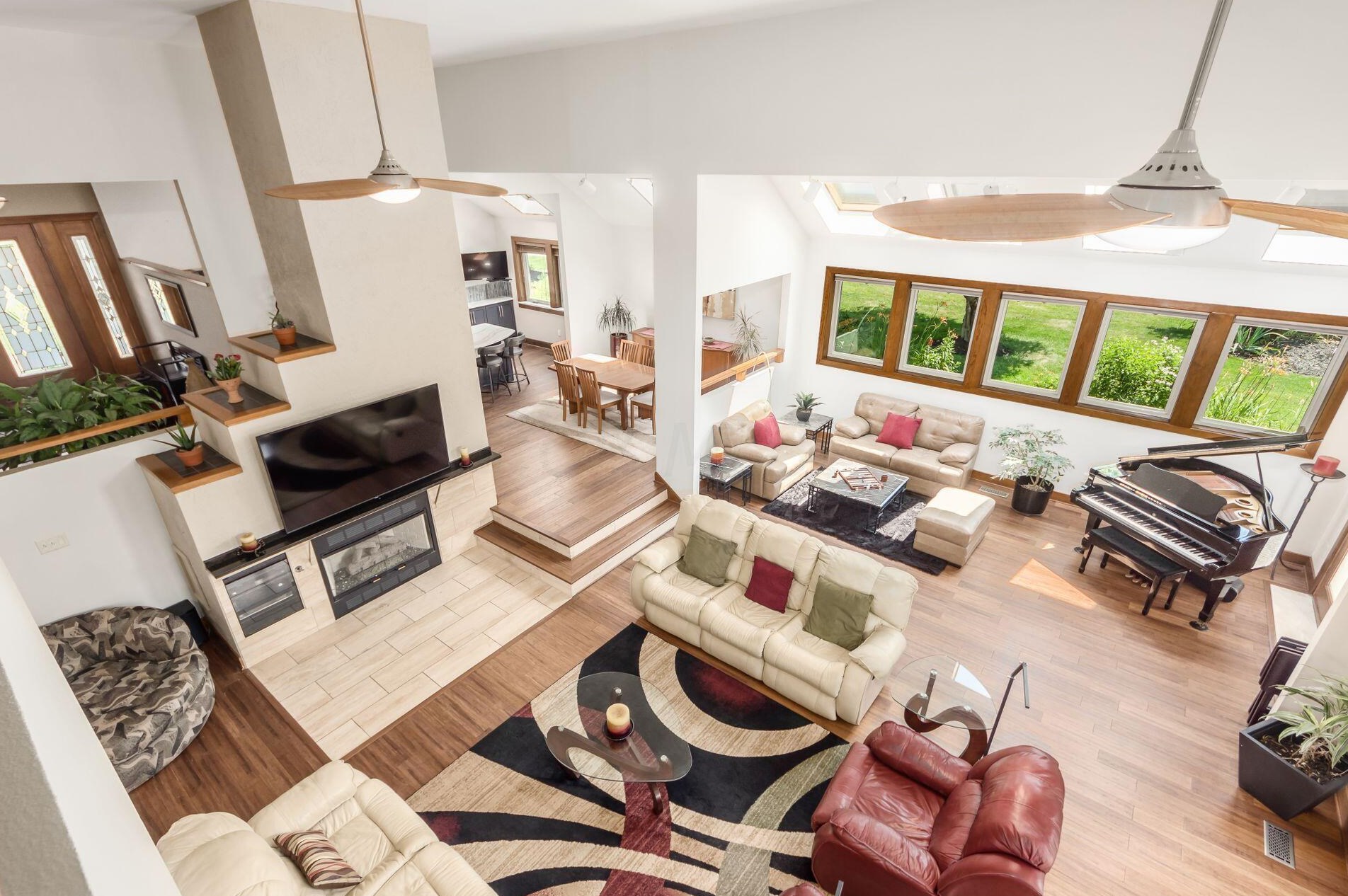 872 Pipestone Dr, Columbus OH 43235-1752 exterior