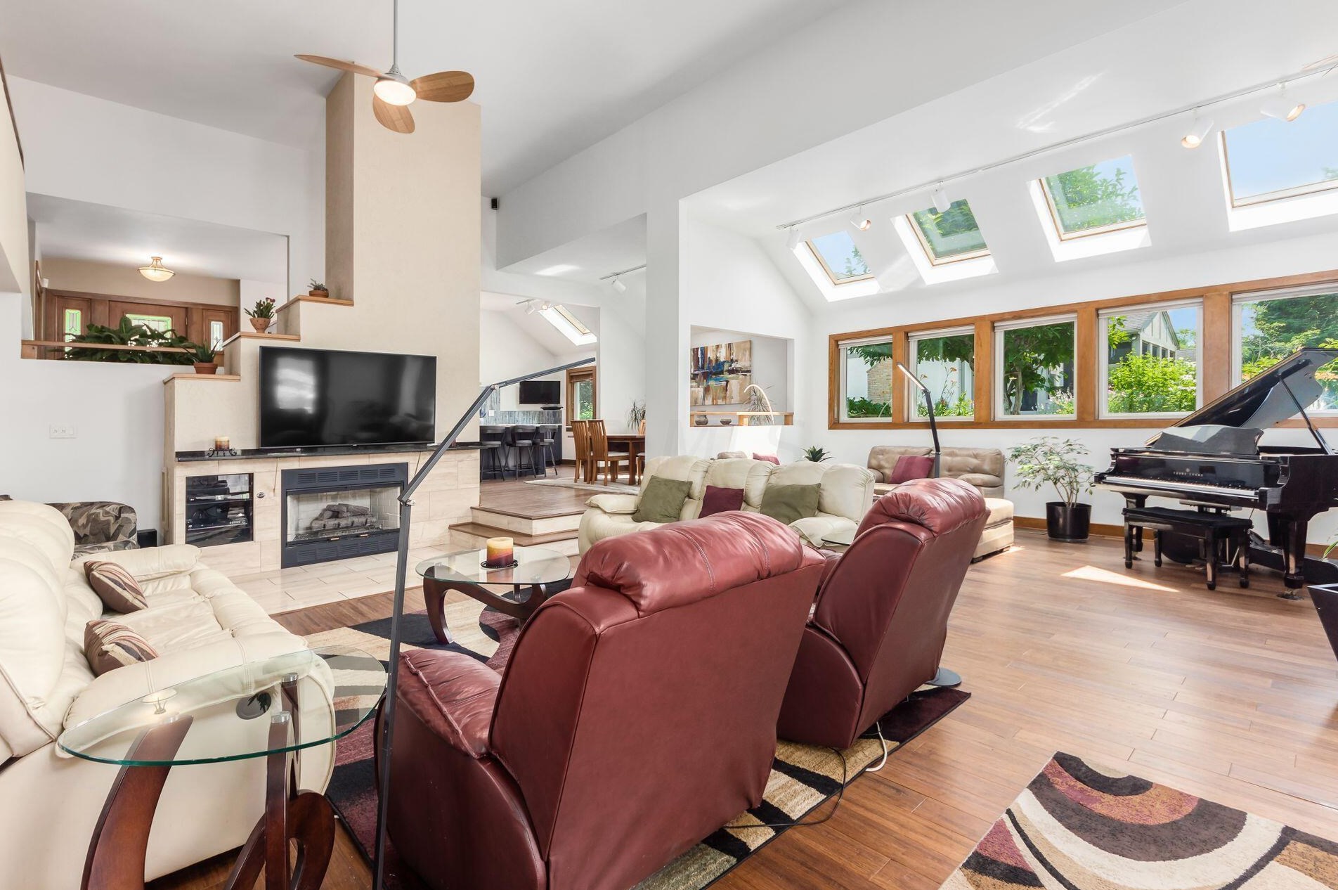 872 Pipestone Dr, Columbus OH 43235-1752 exterior