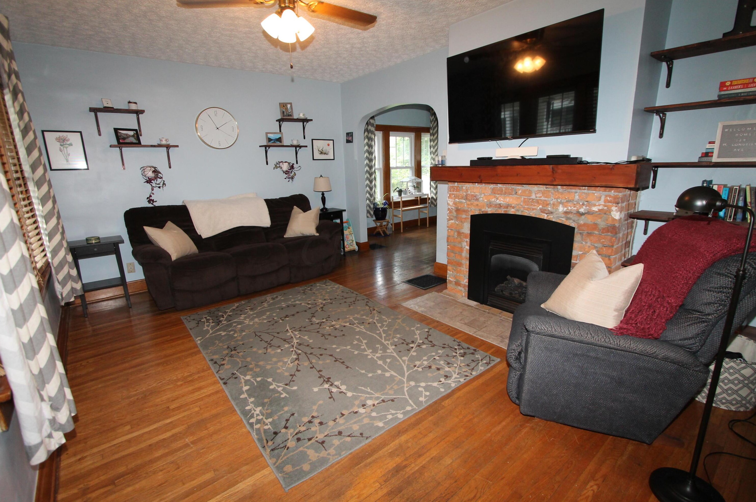 136 Longview Ave, Columbus OH 43224-3922 exterior