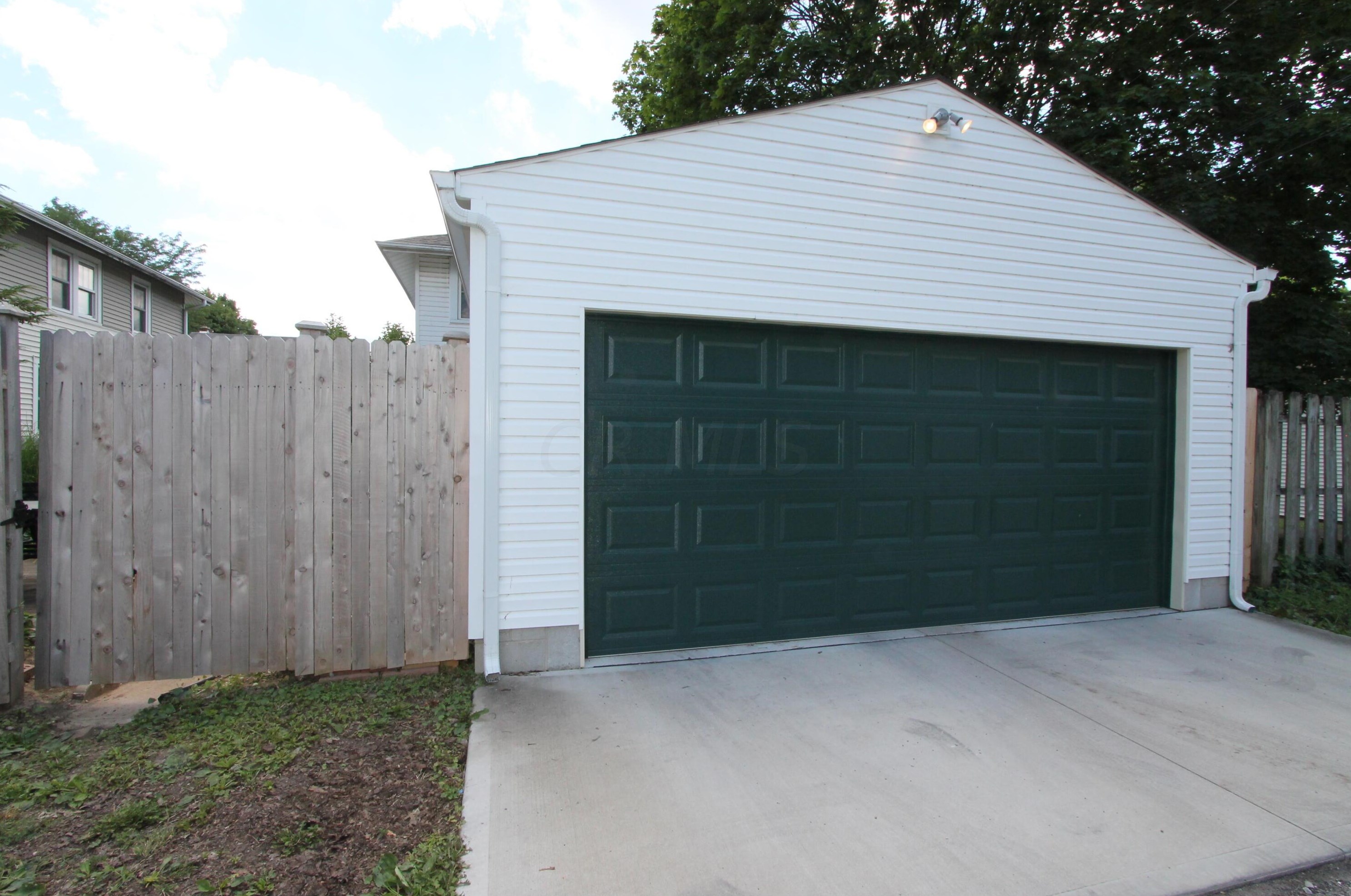 136 Longview Ave, Columbus OH 43224-3922 exterior