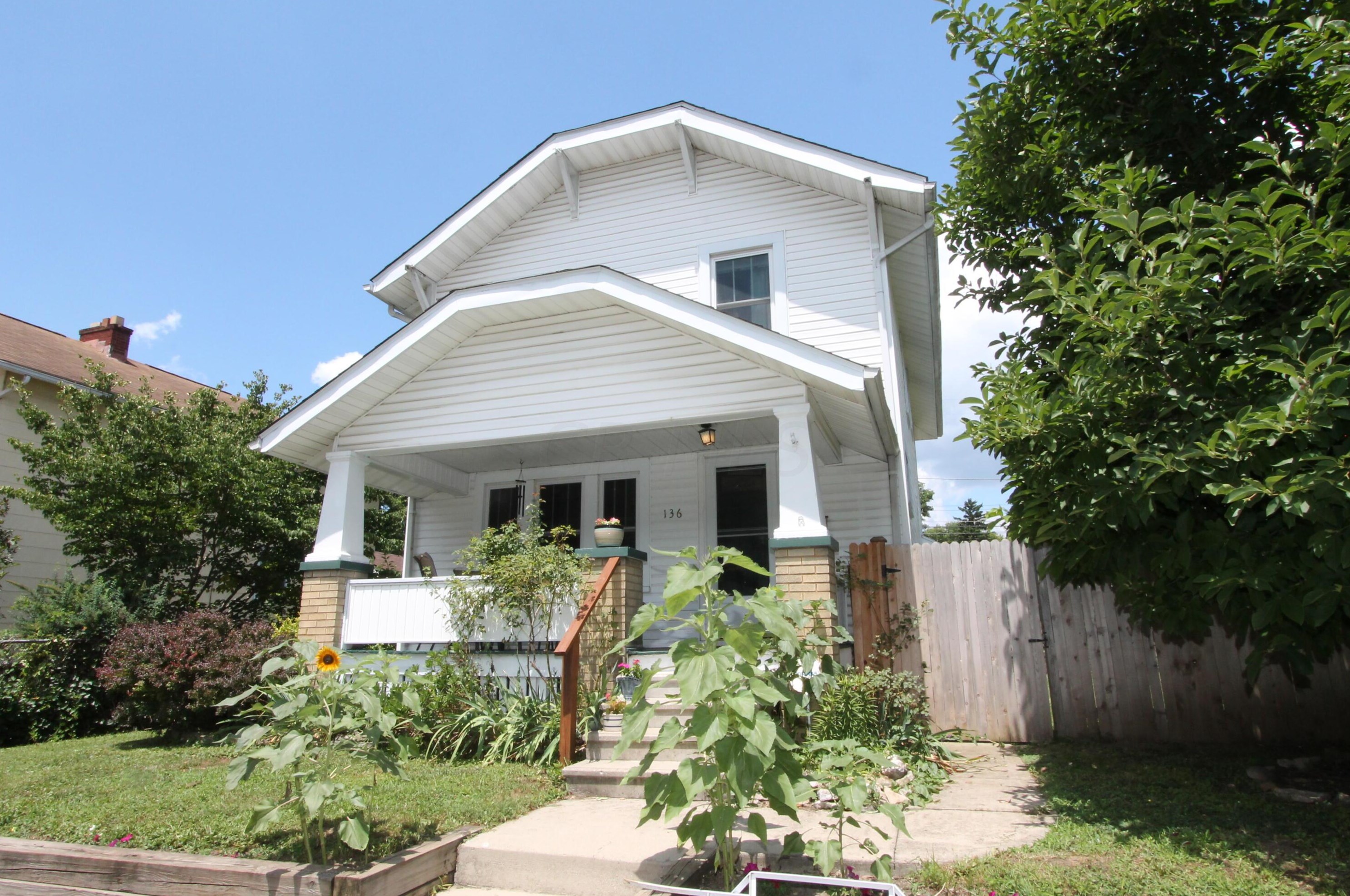 136 Longview Ave, Columbus OH 43224-3922 exterior