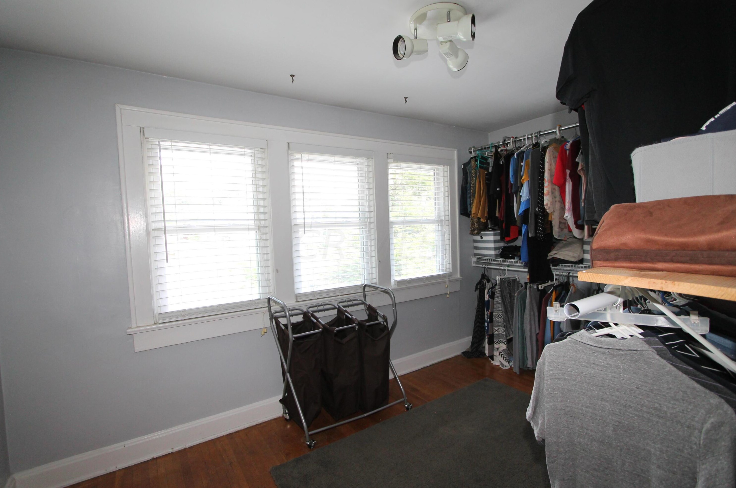 136 Longview Ave, Columbus OH 43224-3922 exterior