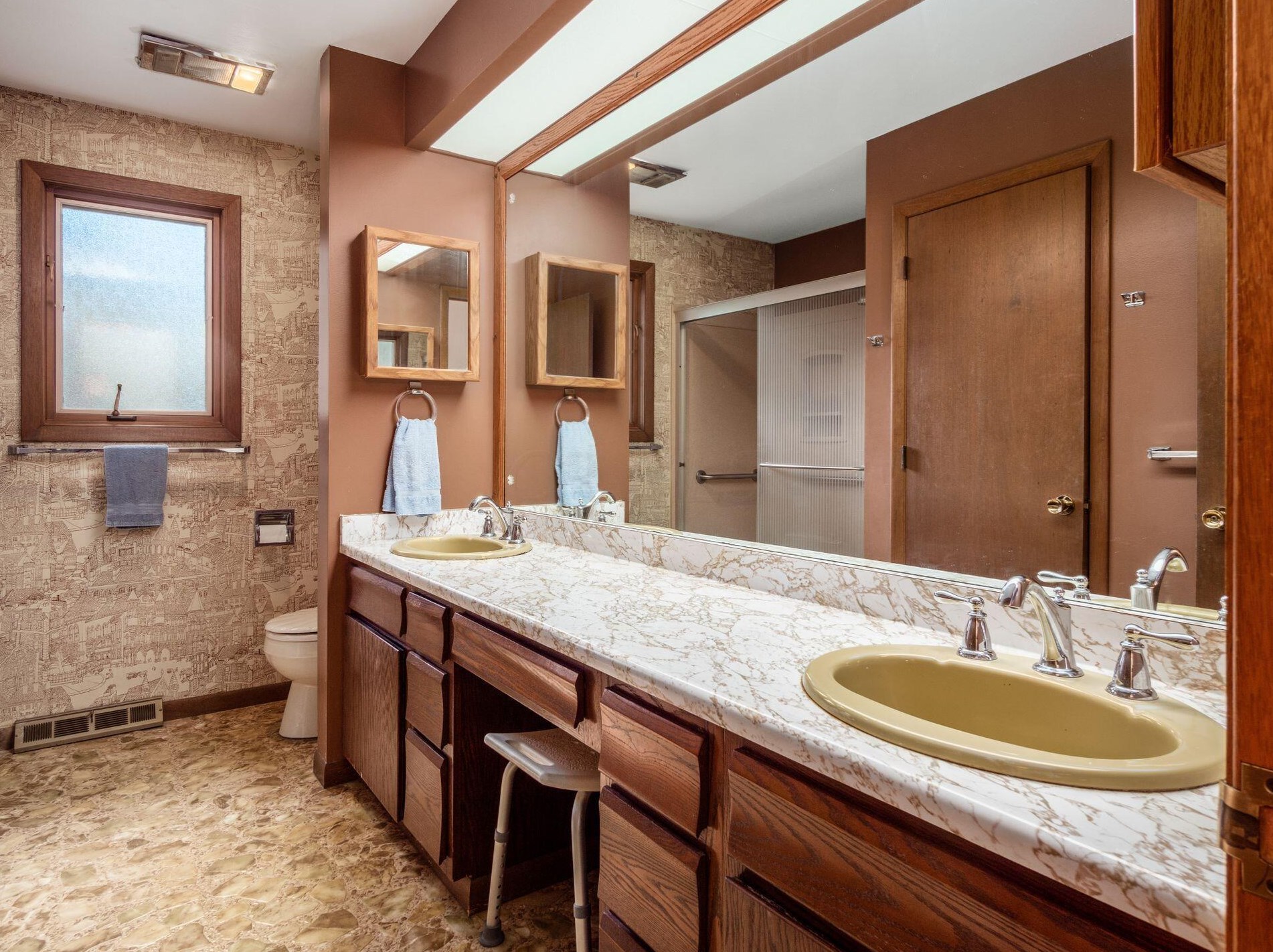 1316 Norwell Dr, Columbus OH 43220-3956 exterior