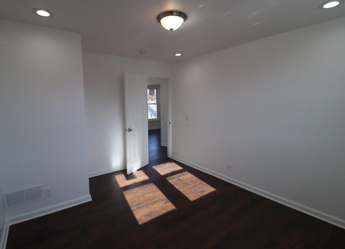 2430 Steele Ave, Columbus OH 43204-3728 exterior