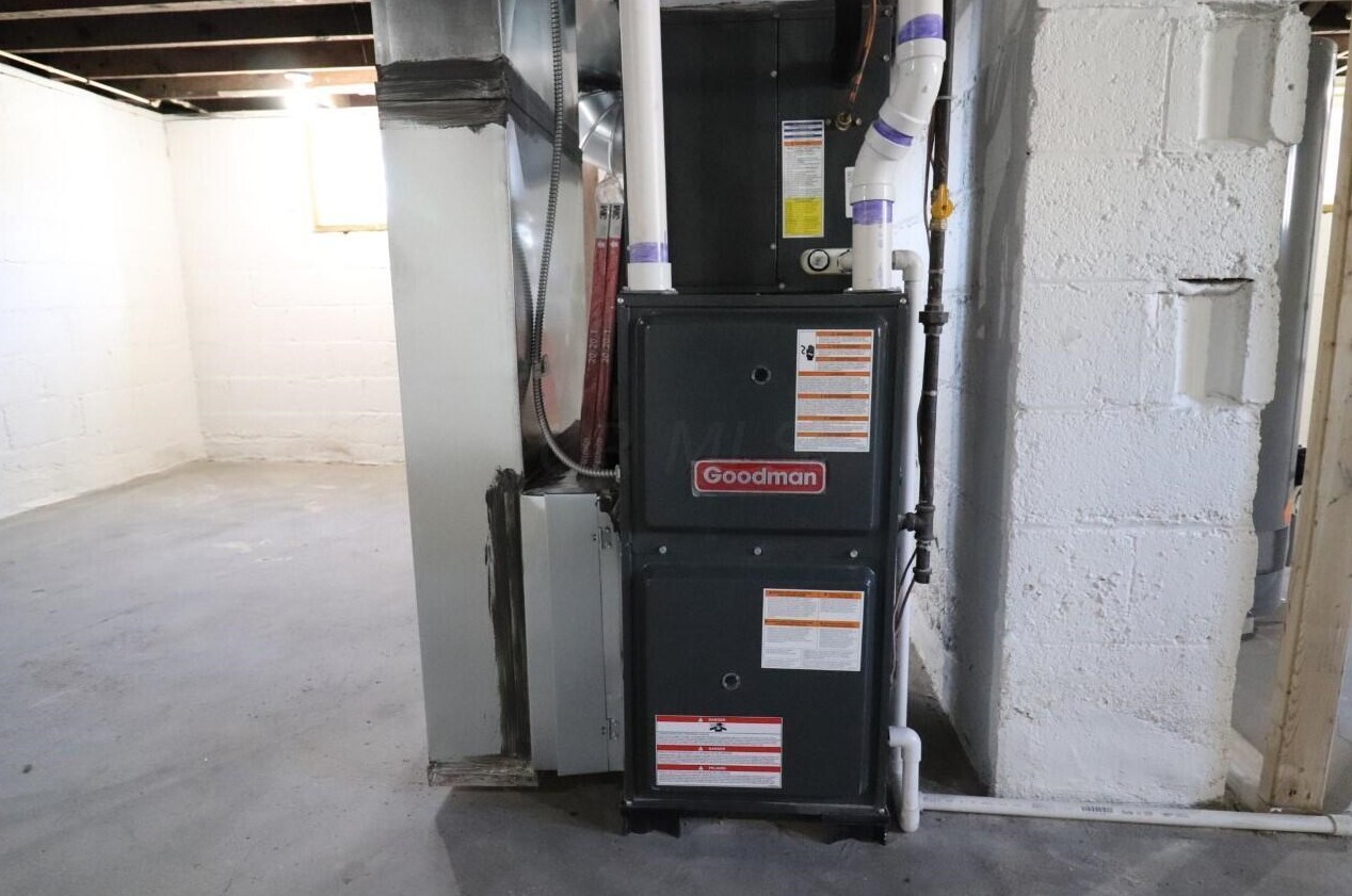 2430 Steele Ave, Columbus OH 43204-3728 exterior