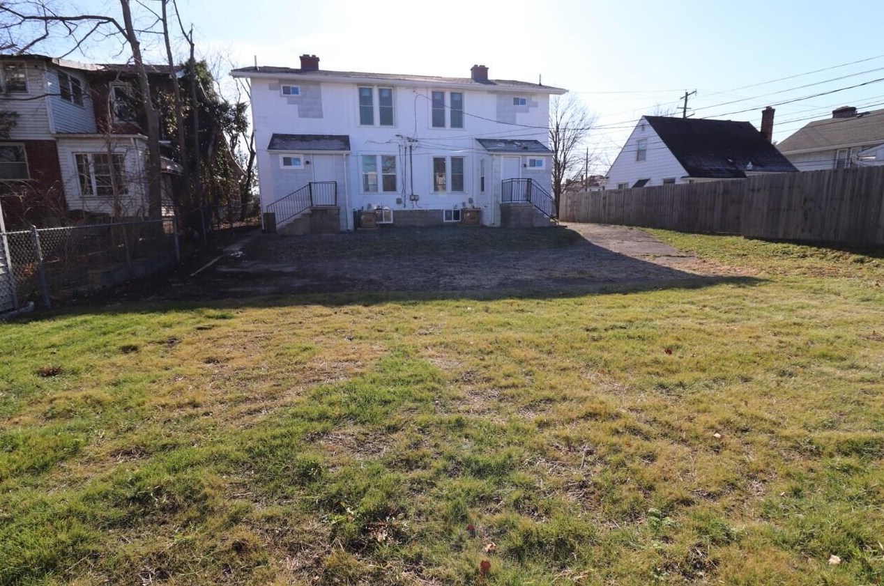 2430 Steele Ave, Columbus OH 43204-3728 exterior