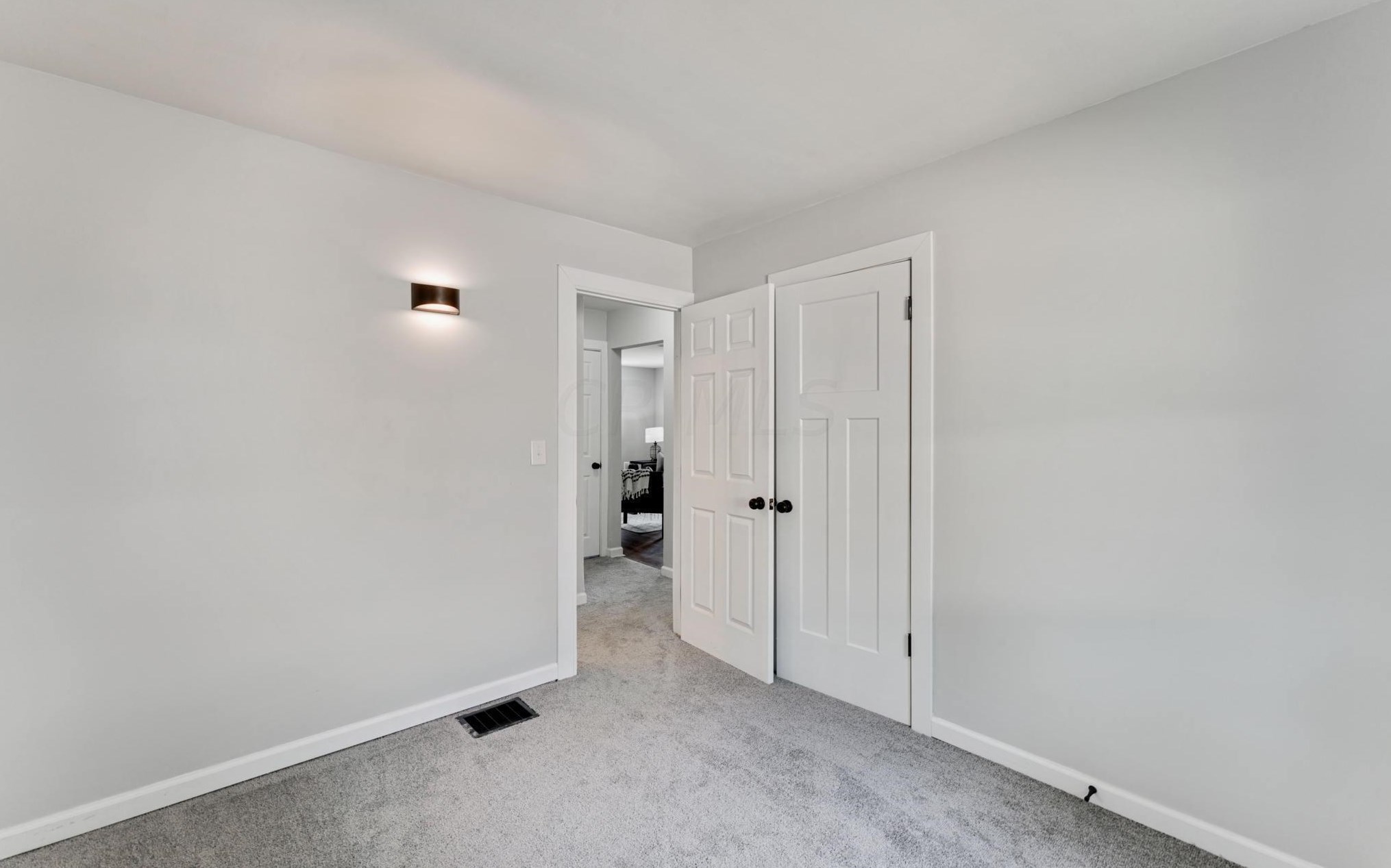 3086 Karl Rd, Columbus OH  43224-4126 exterior