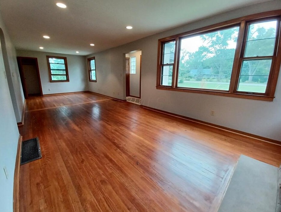 1359 Cooke Rd, Columbus OH 43214-3111 exterior