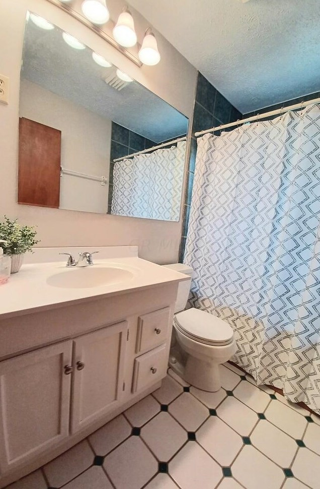 1359 Cooke Rd, Columbus OH 43214-3111 exterior