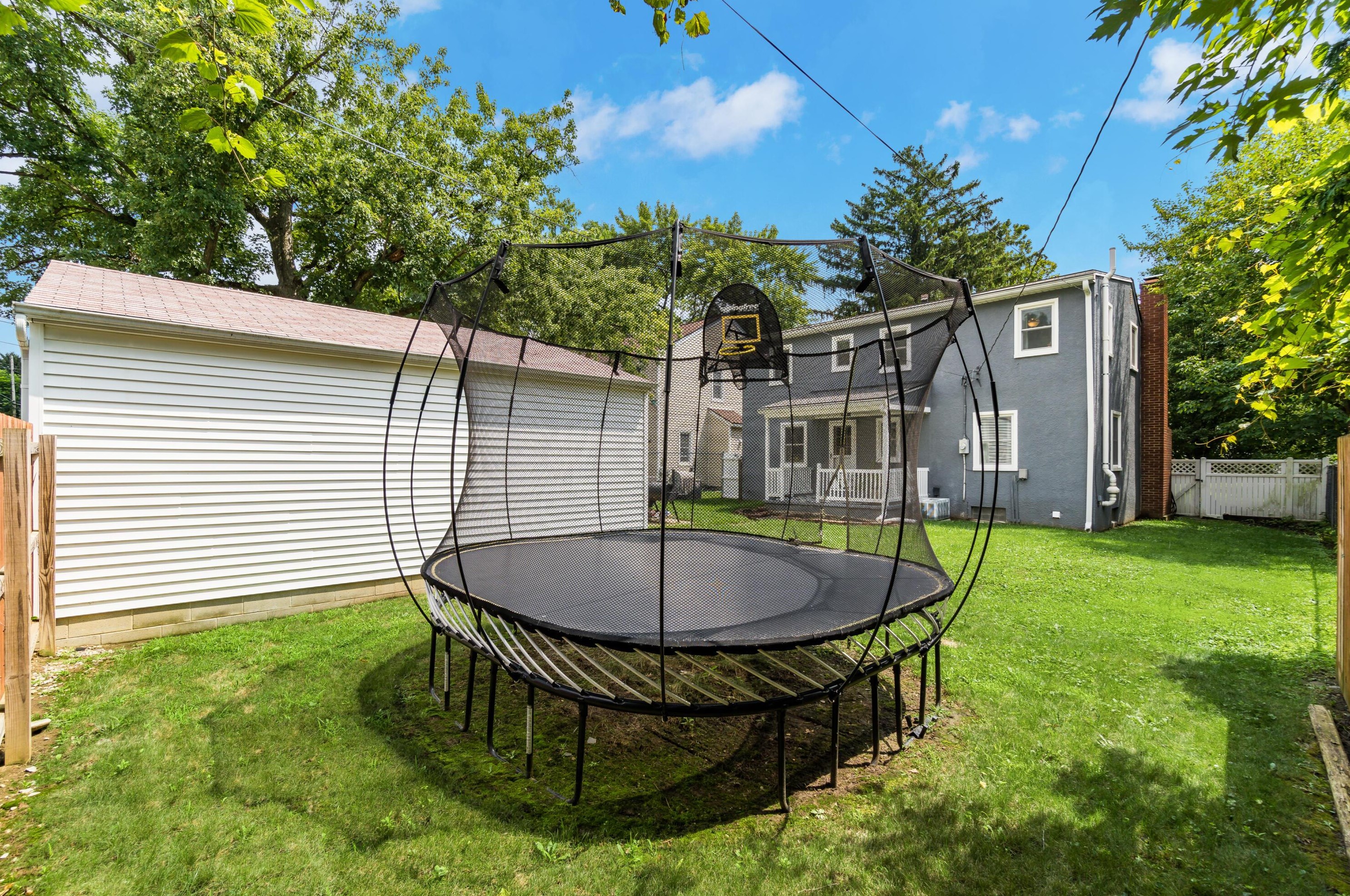 495 Brookside Dr, Columbus OH 43209-2222 exterior