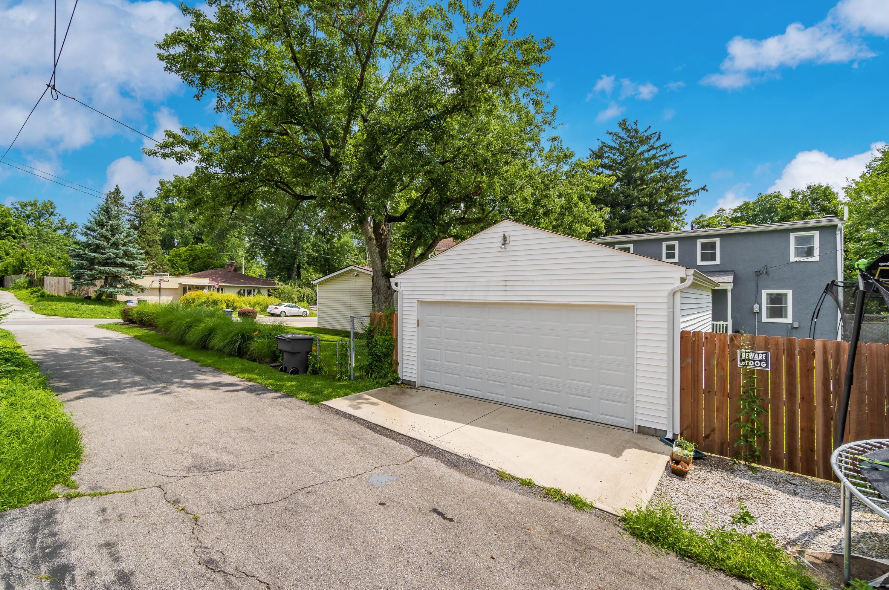 495 Brookside Dr, Columbus OH 43209-2222 exterior