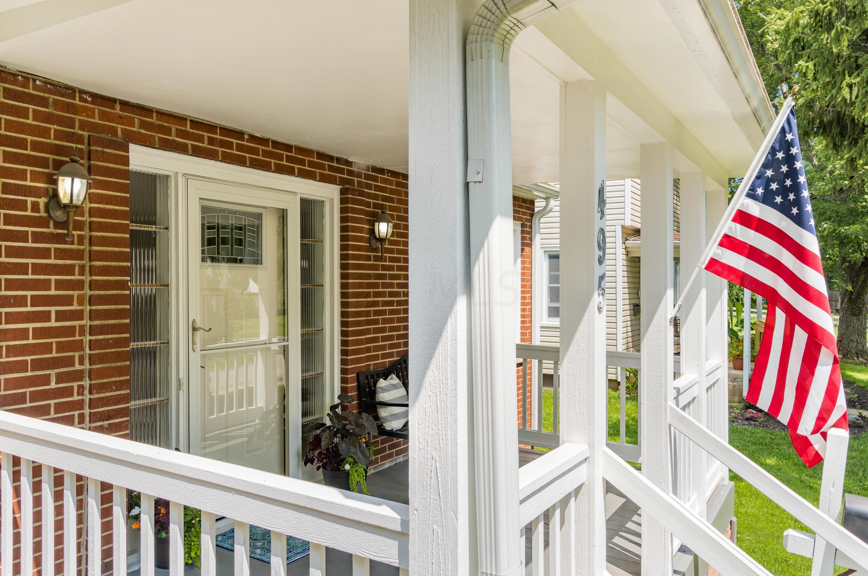 495 Brookside Dr, Columbus OH 43209-2222 exterior