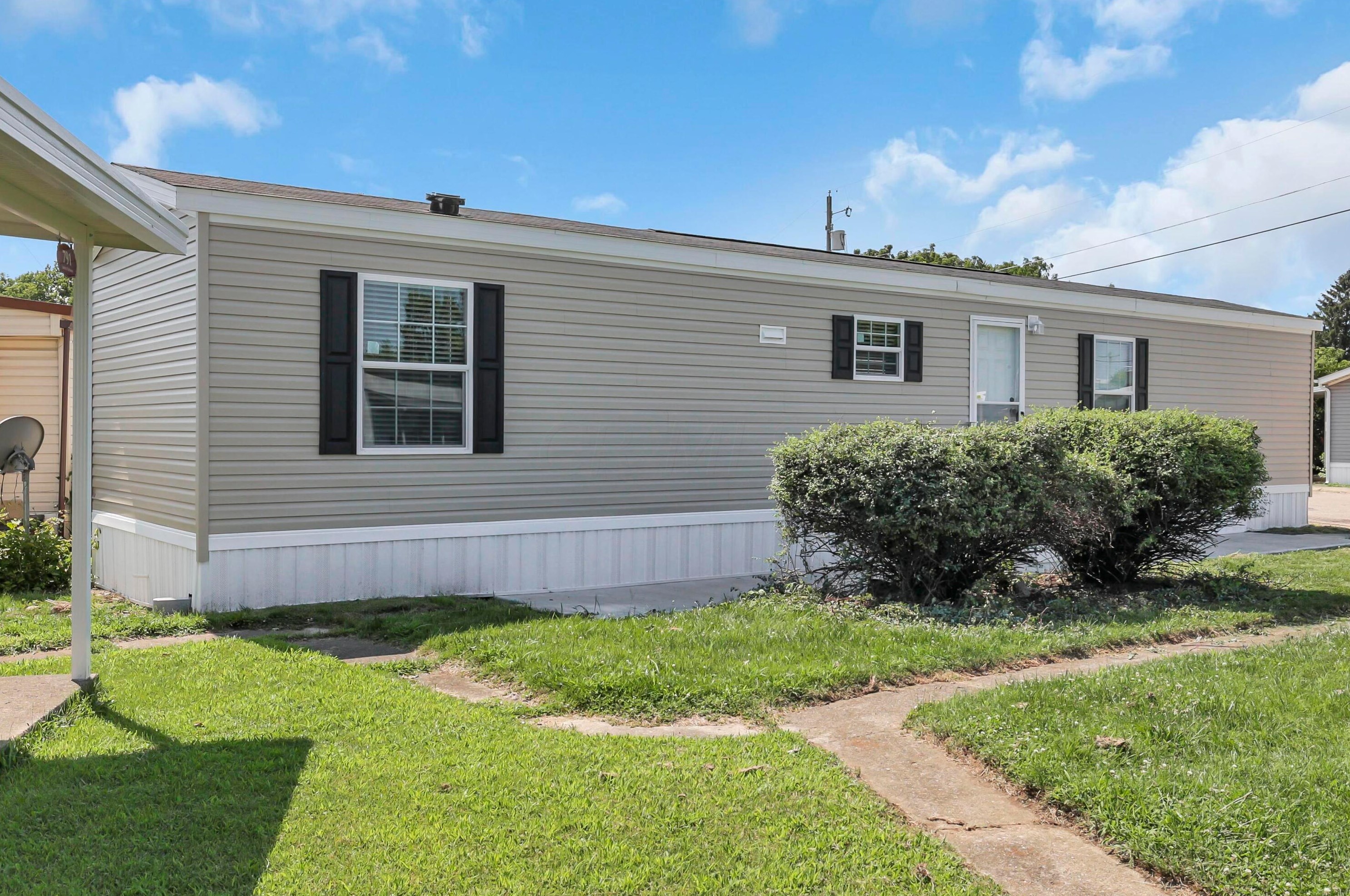 795 Janice Pkwy, Columbus OH 43223-2625 exterior