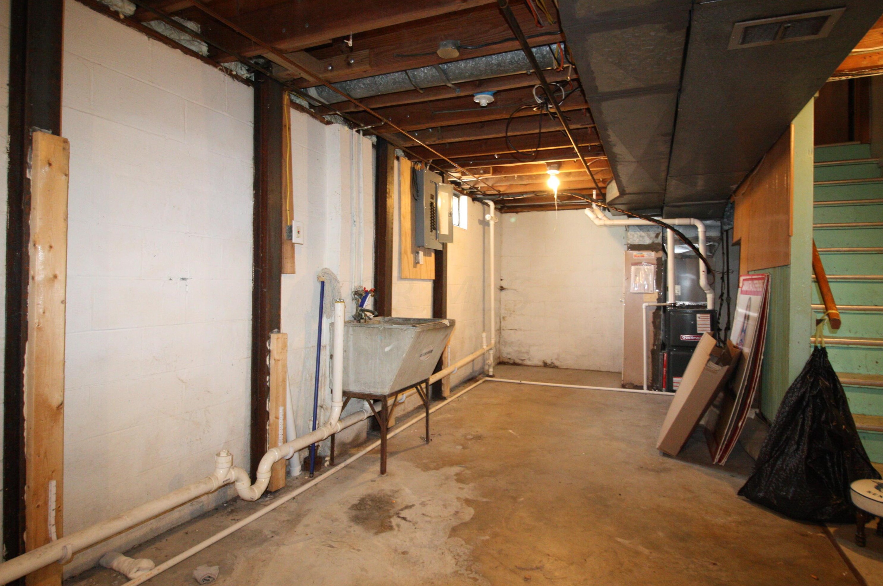 3230 Briggs Rd, Columbus OH 43204-1702 exterior