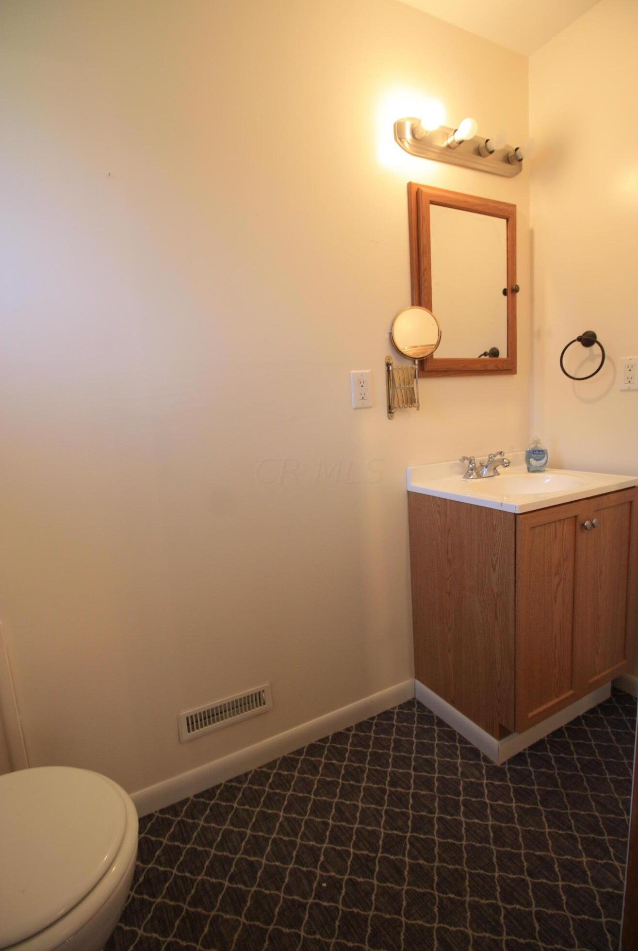 3230 Briggs Rd, Columbus OH 43204-1702 exterior