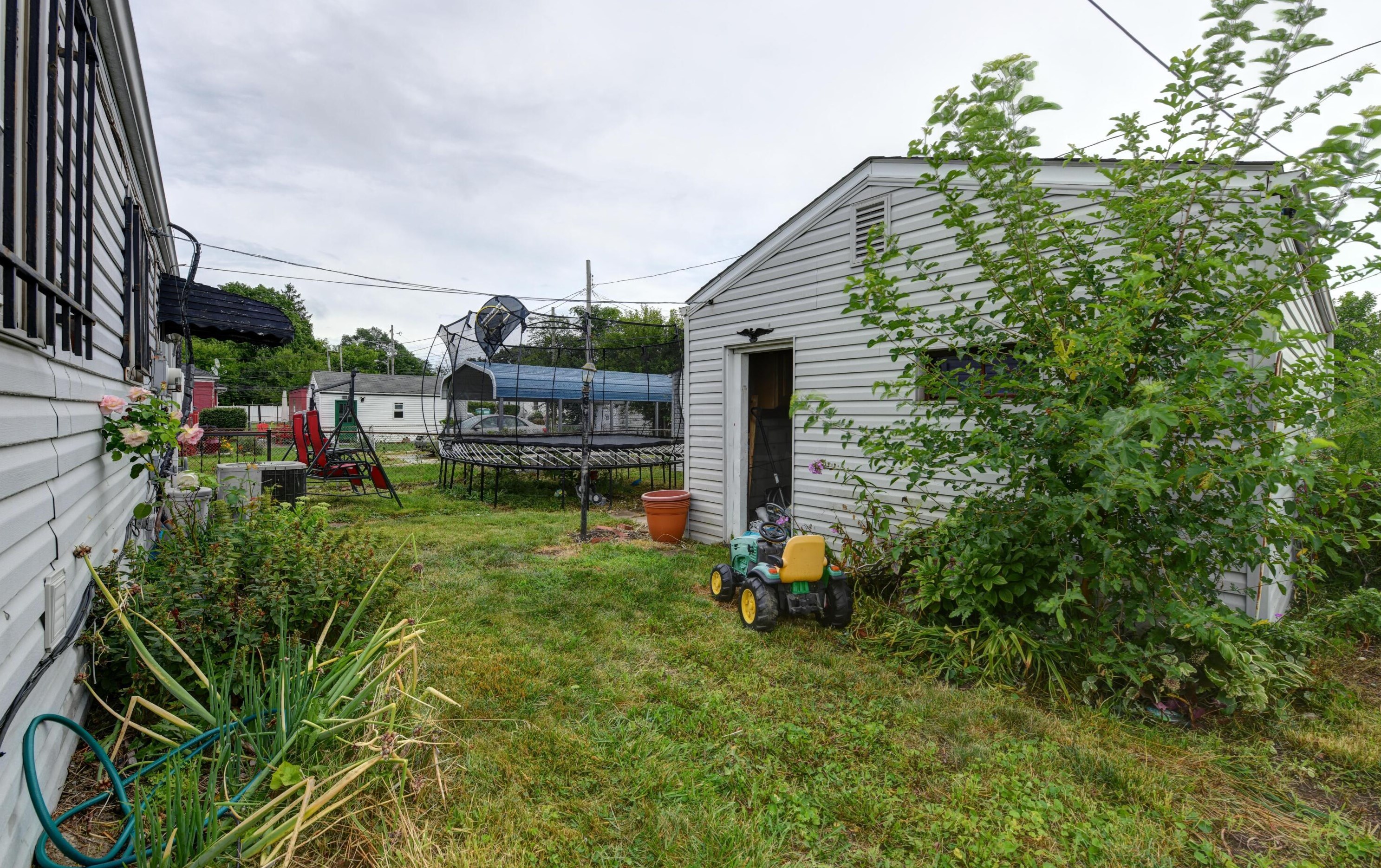 915 20th Ave, Columbus OH  43211-2401 exterior