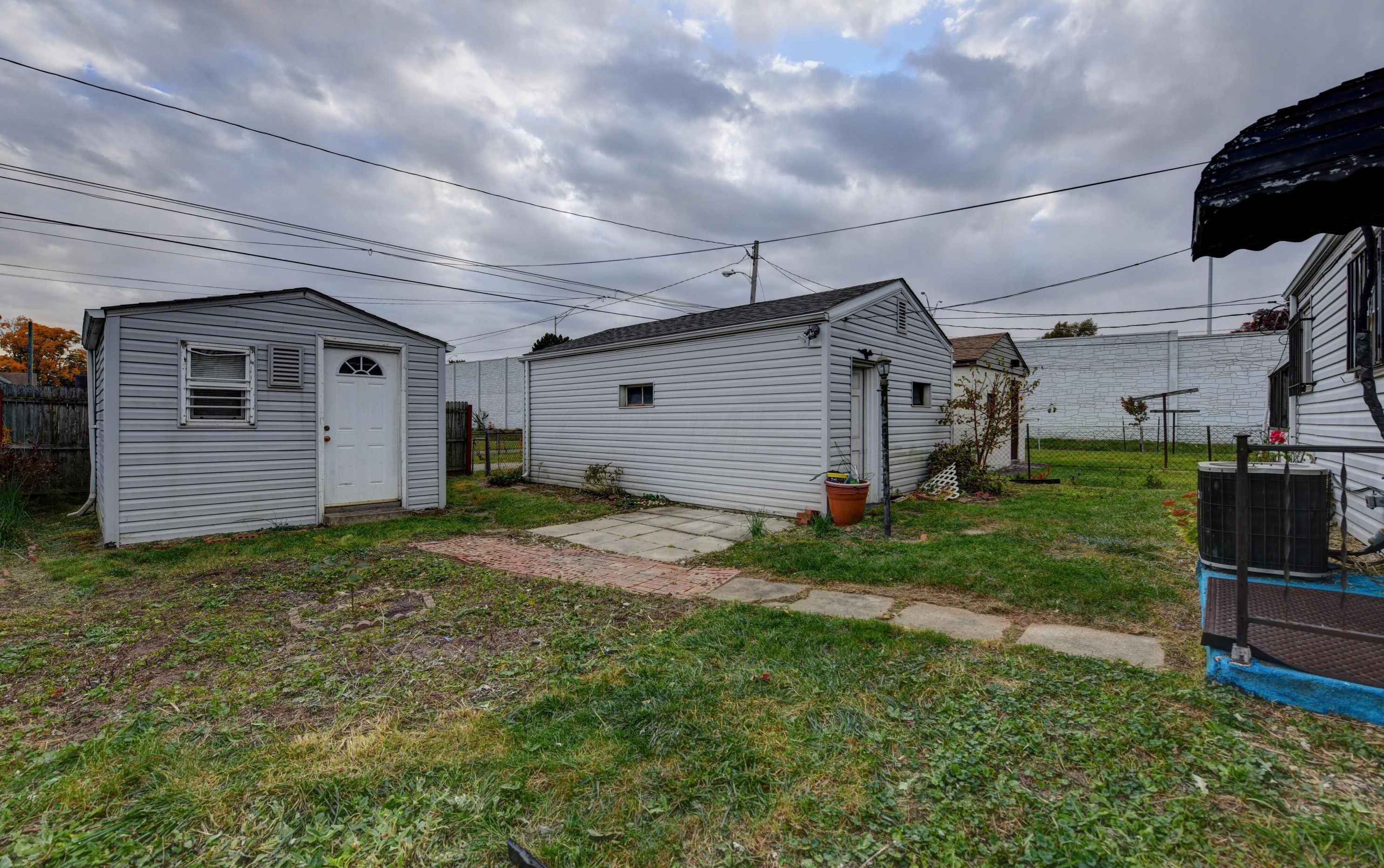 915 20th Ave, Columbus OH  43211-2401 exterior