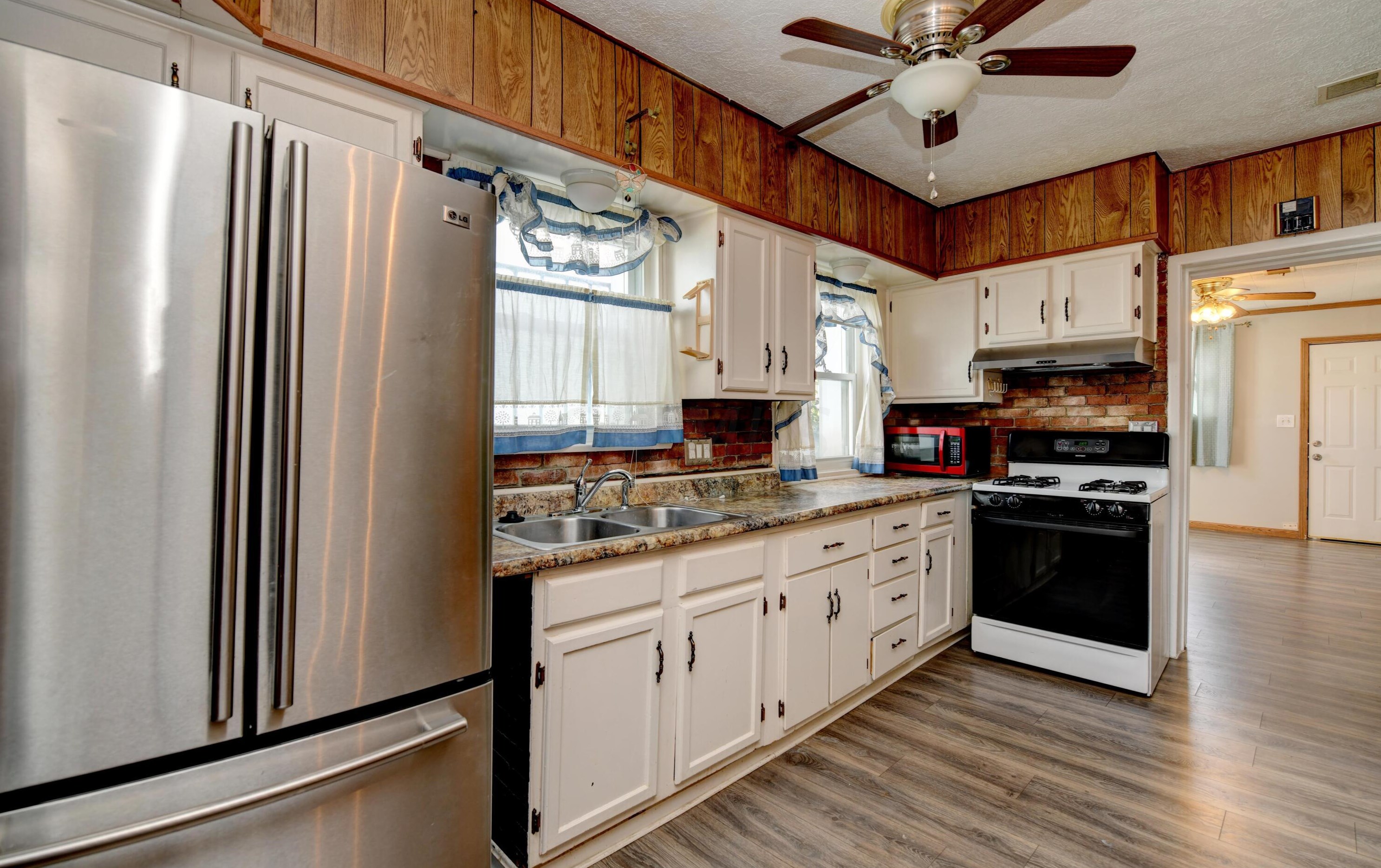 915 20th Ave, Columbus OH  43211-2401 exterior