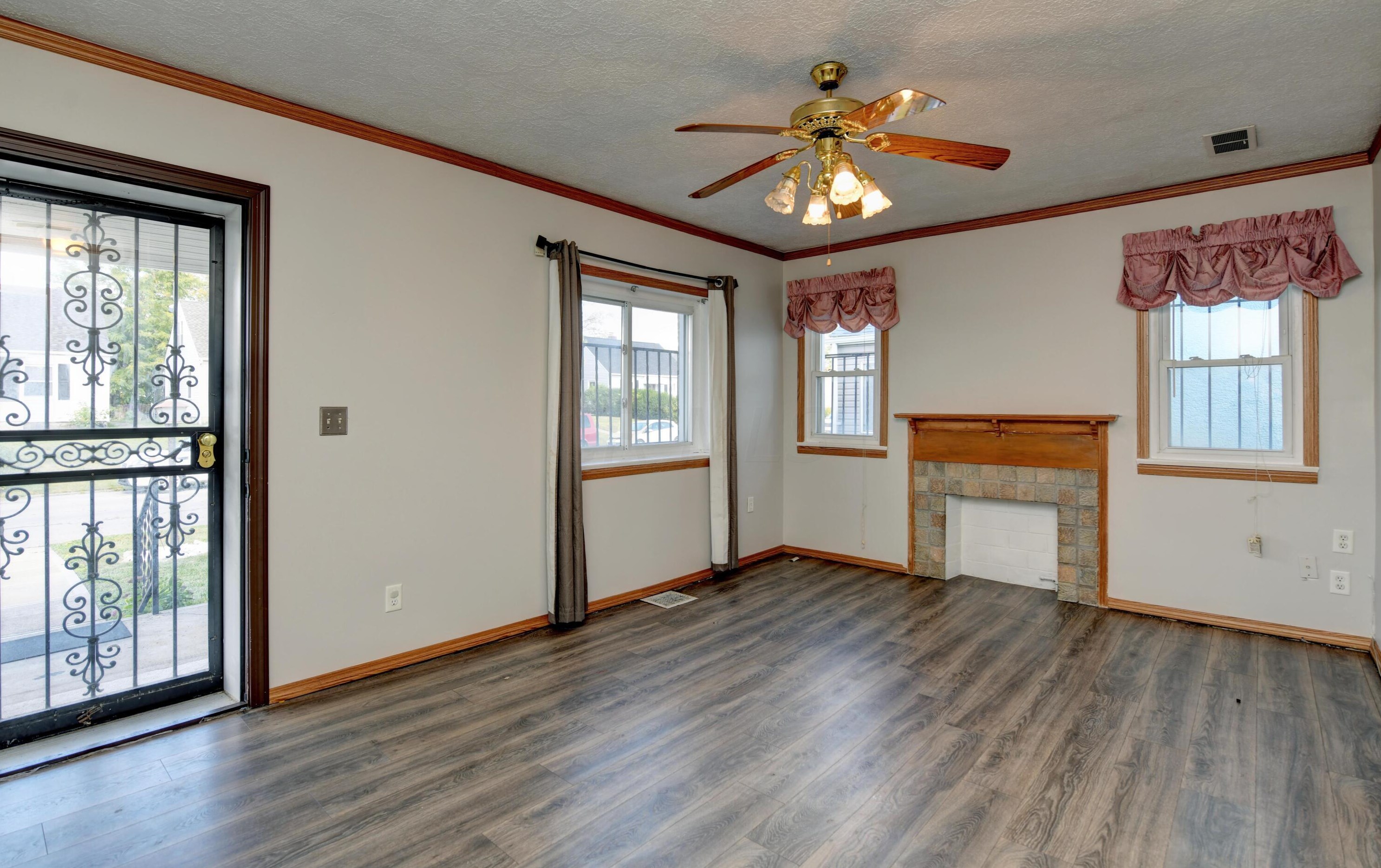 915 20th Ave, Columbus OH  43211-2401 exterior