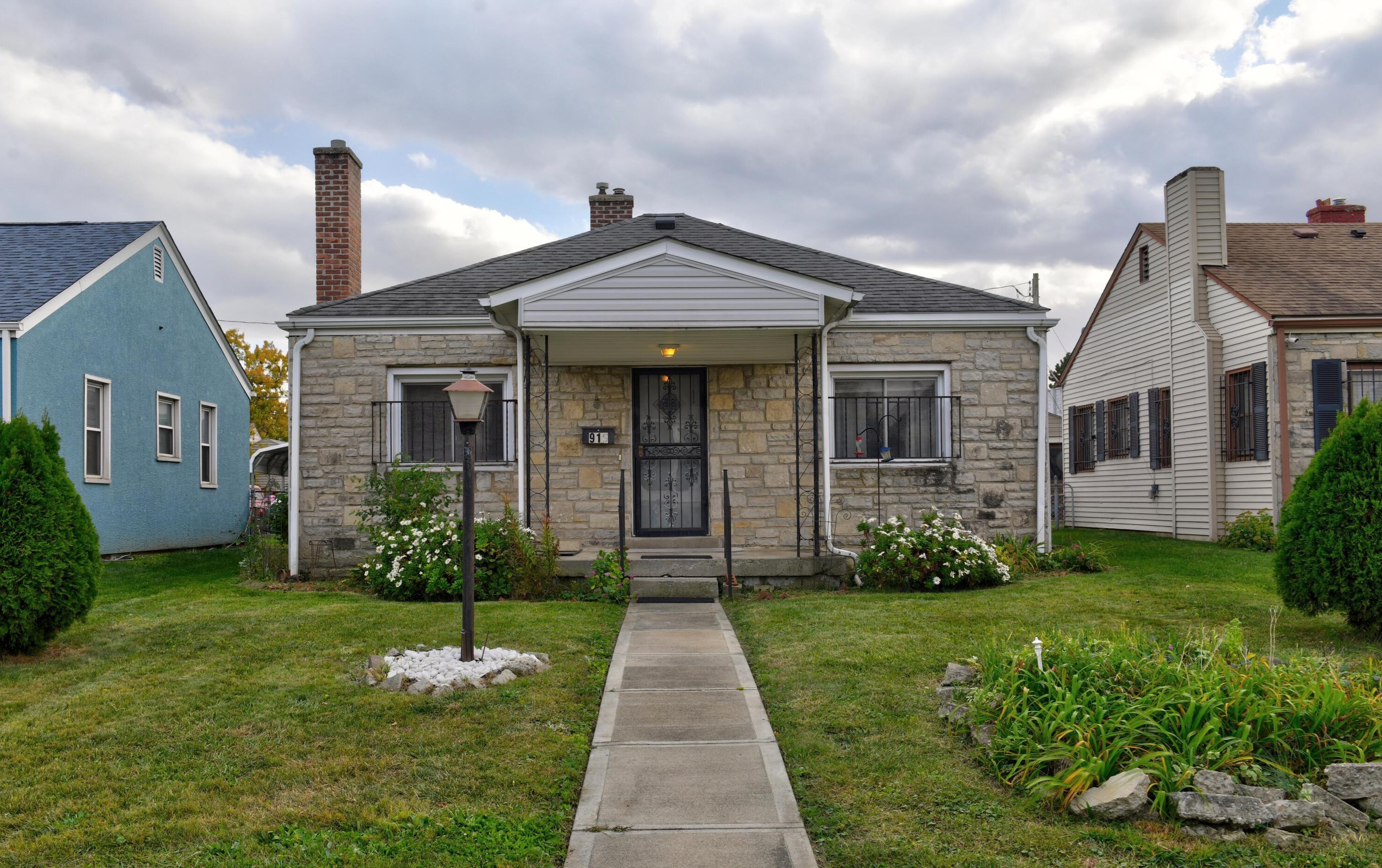 915 20th Ave, Columbus OH  43211-2401 exterior