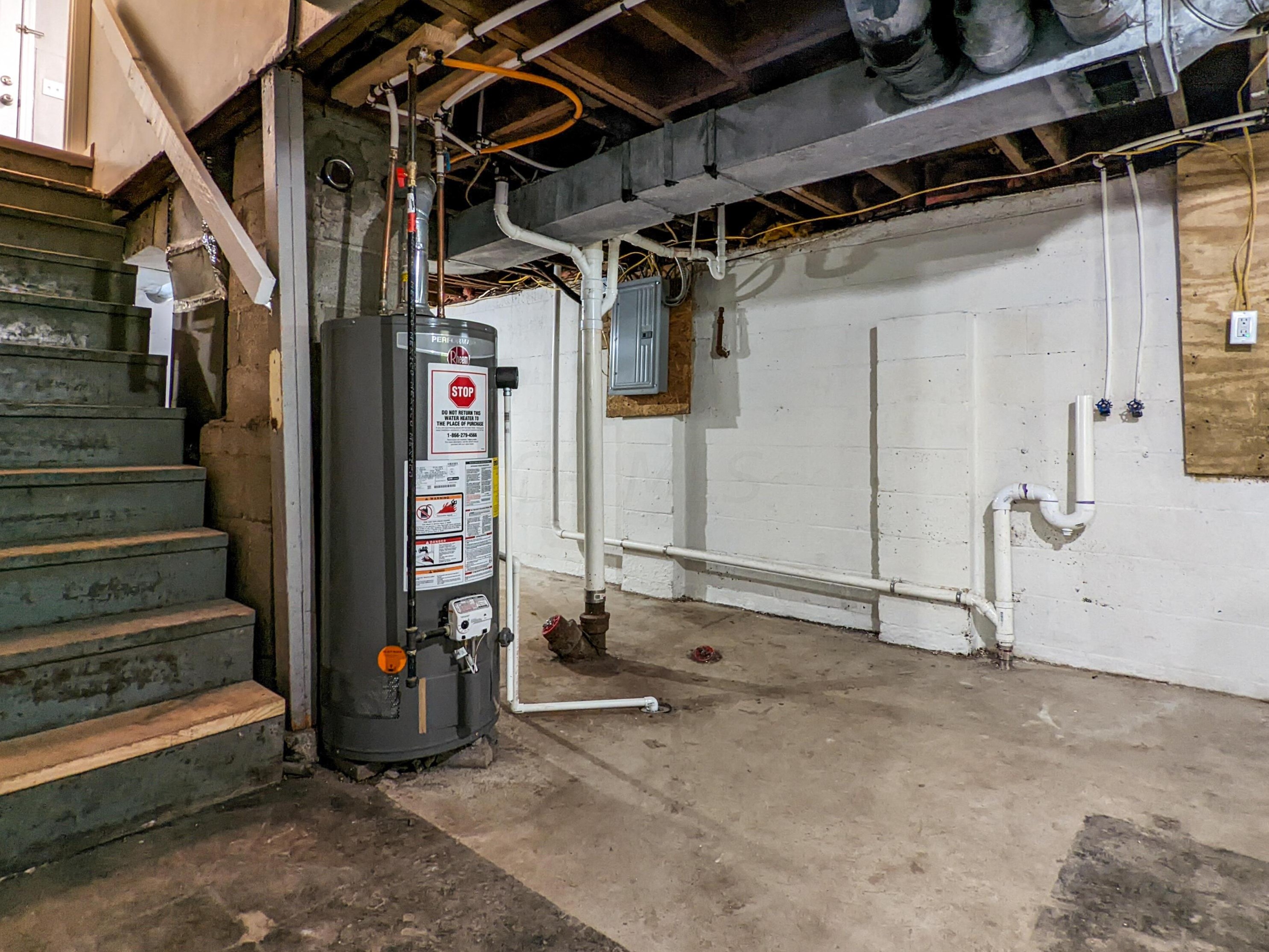 864 Wainwright Dr, Columbus OH  43224-3950 exterior