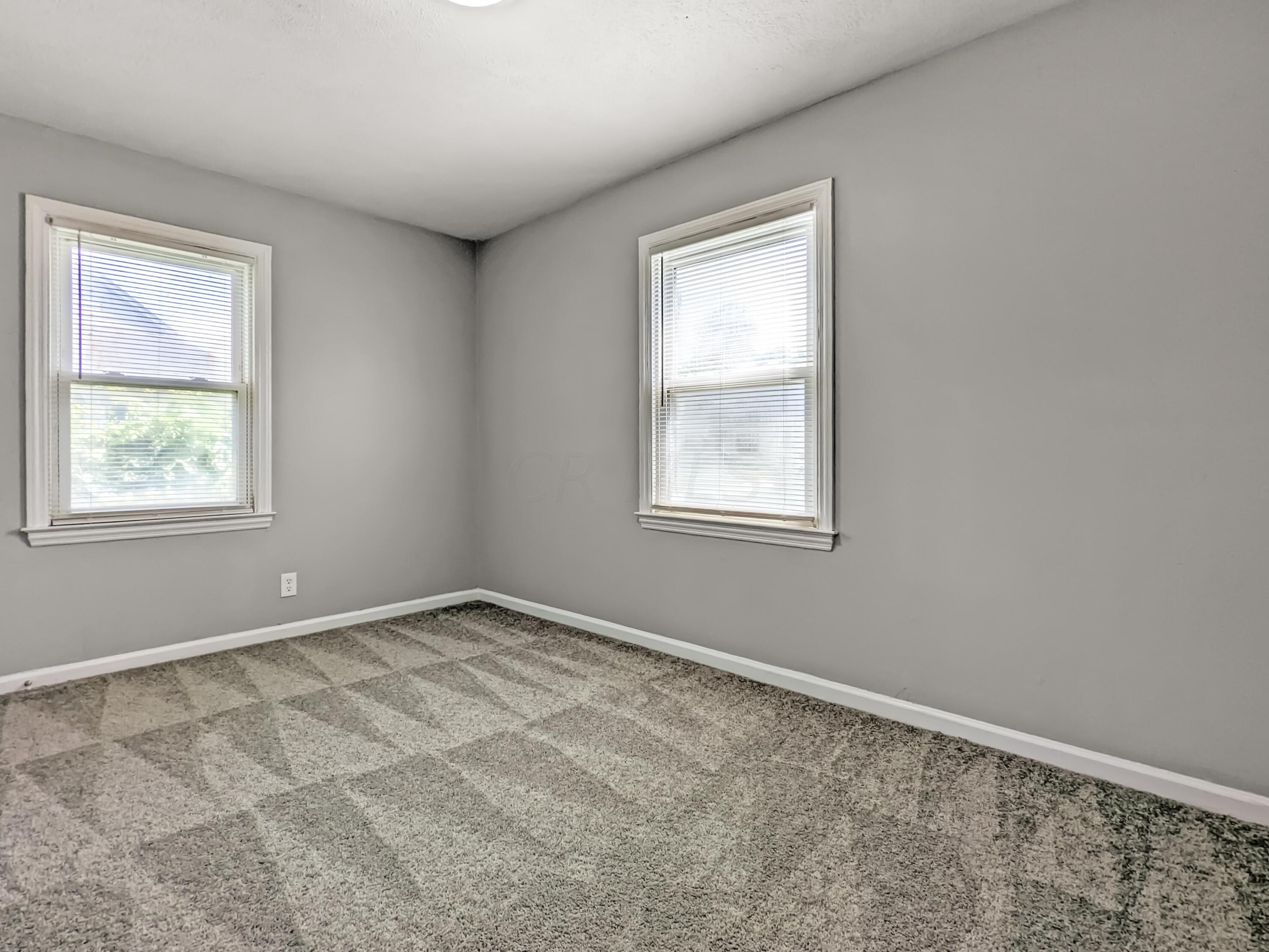 864 Wainwright Dr, Columbus OH  43224-3950 exterior