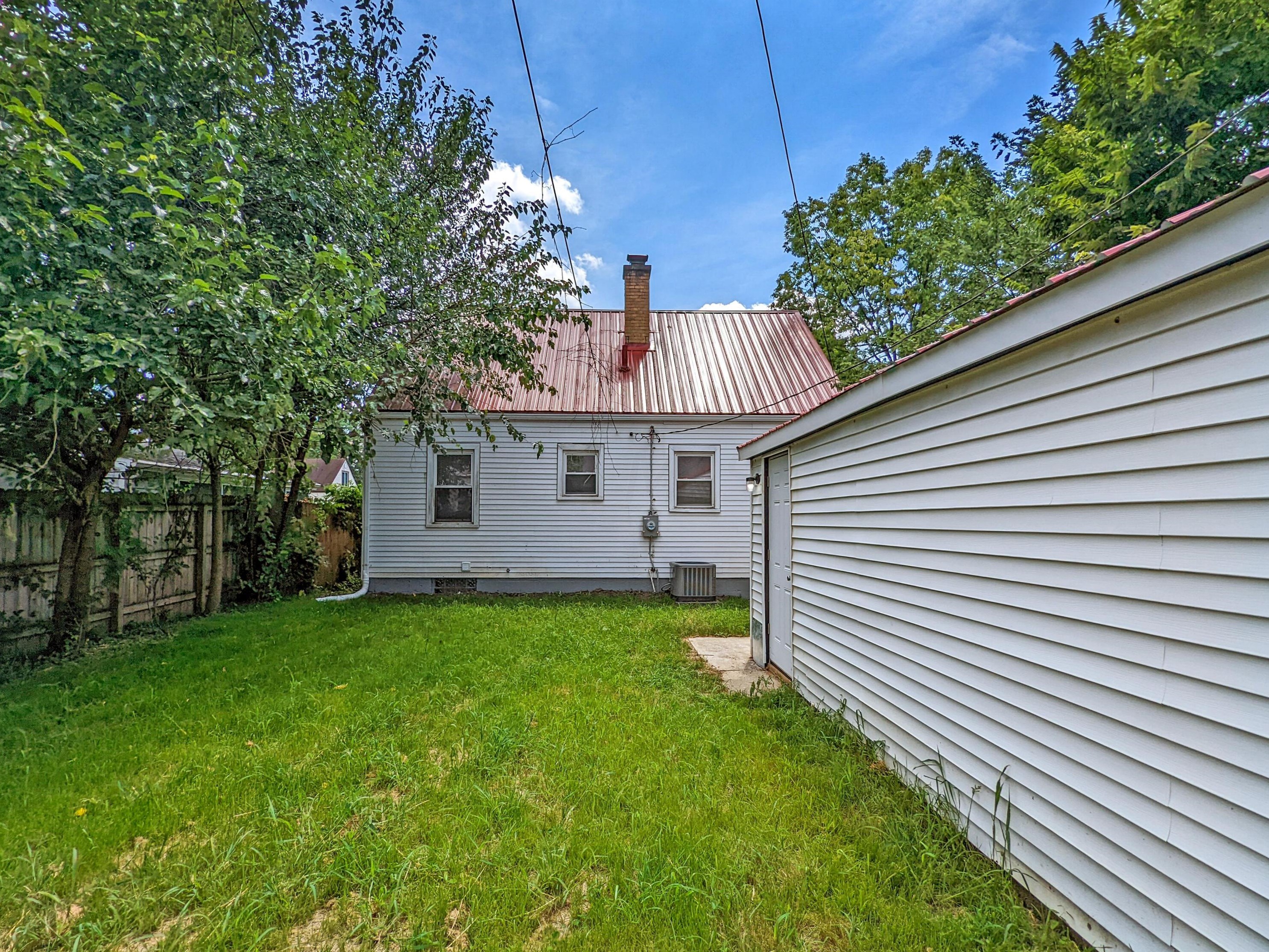 864 Wainwright Dr, Columbus OH  43224-3950 exterior