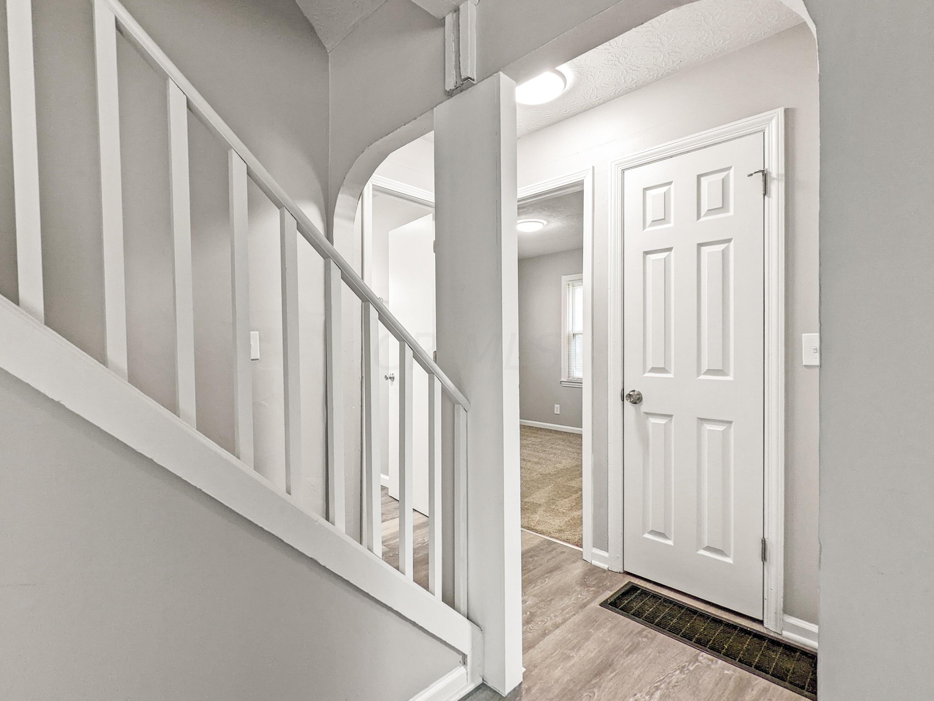 864 Wainwright Dr, Columbus OH  43224-3950 exterior