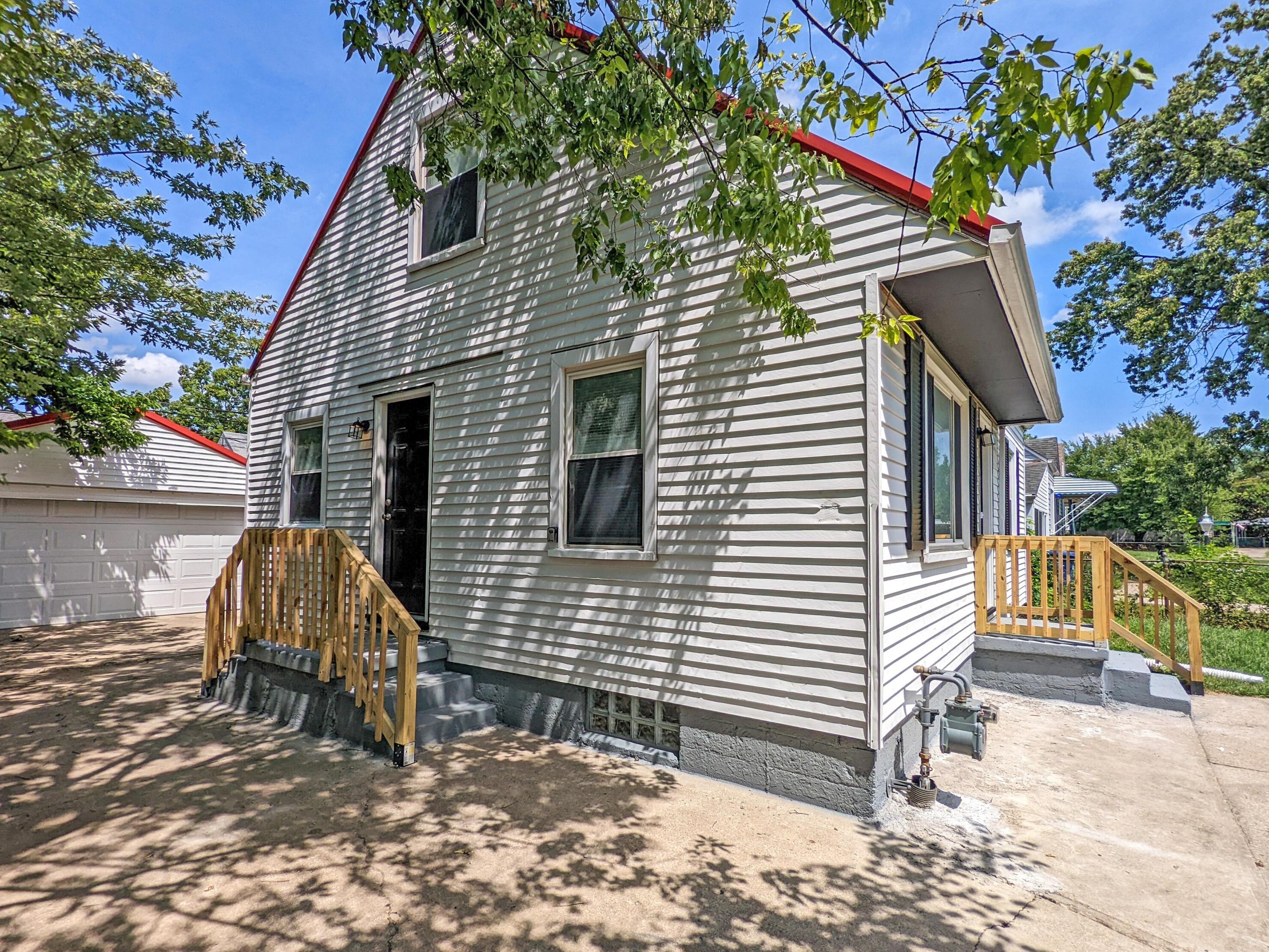 864 Wainwright Dr, Columbus OH  43224-3951 exterior